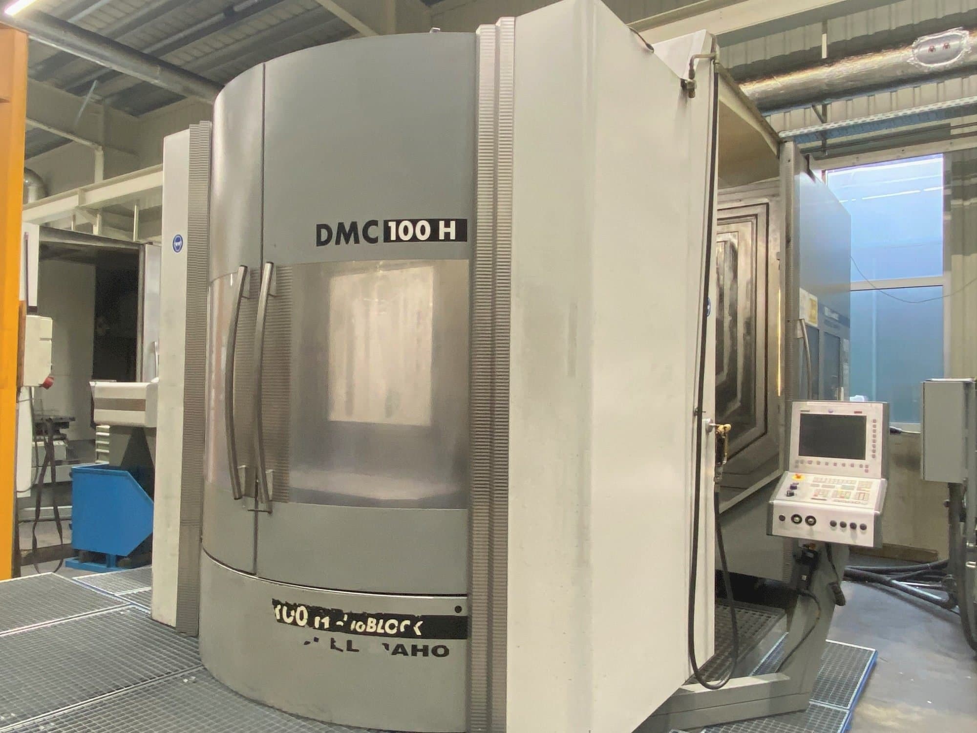 Frontansicht der DECKEL MAHO DMC 100H duoBLOCK  Maschine