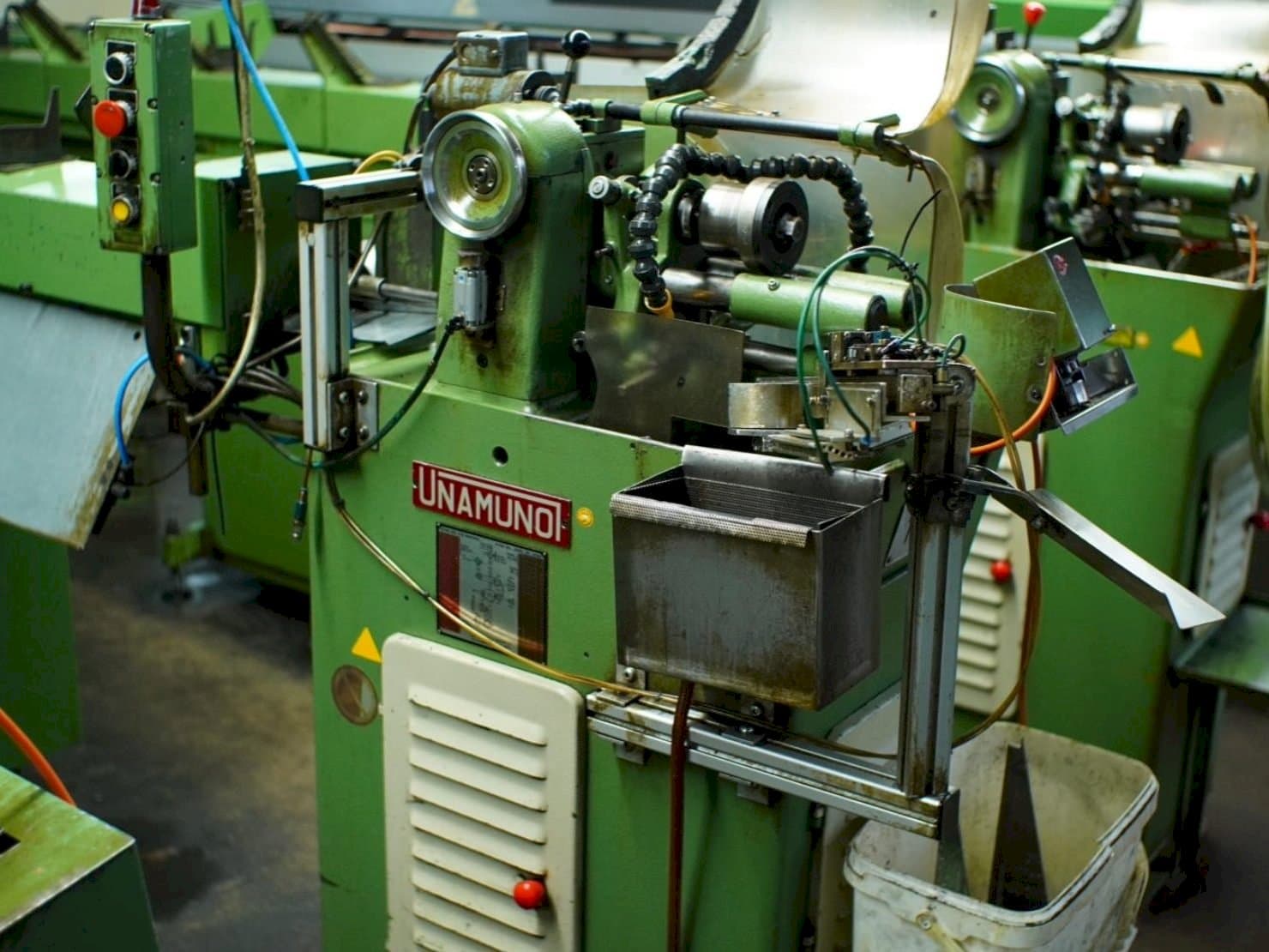 Frontansicht der UNAMUNO TA-16-B  Maschine