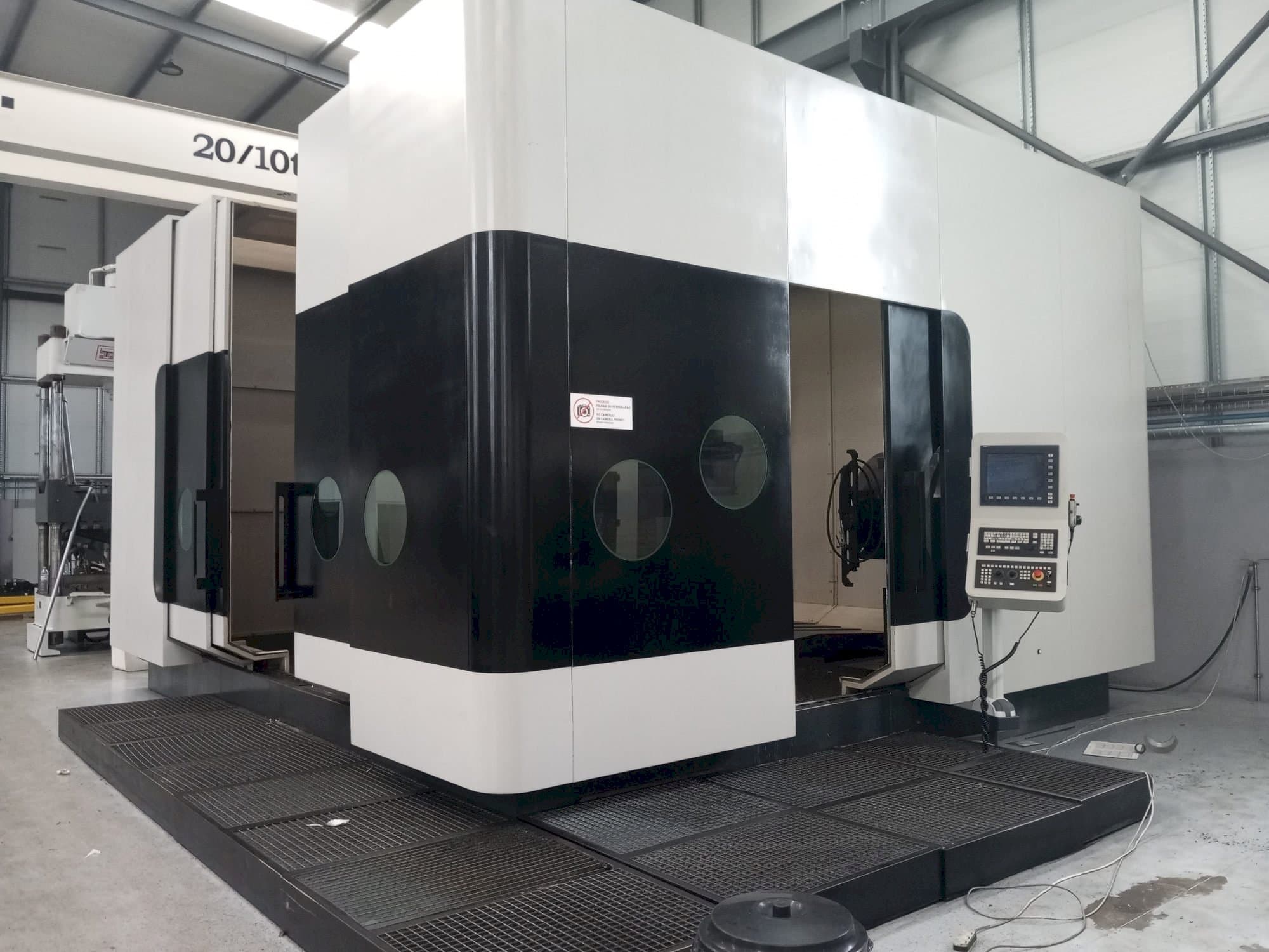 Frontansicht der CHETO 3000  Maschine