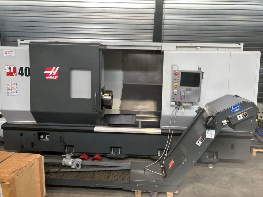 Frontansicht der HAAS ST-40  Maschine