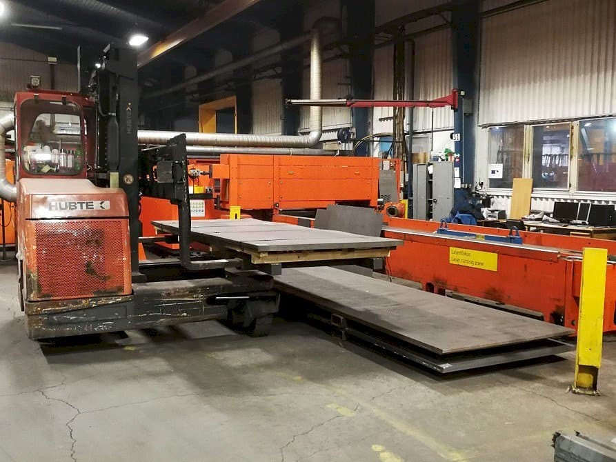 Frontansicht der Bystronic ByStar 3015  Maschine