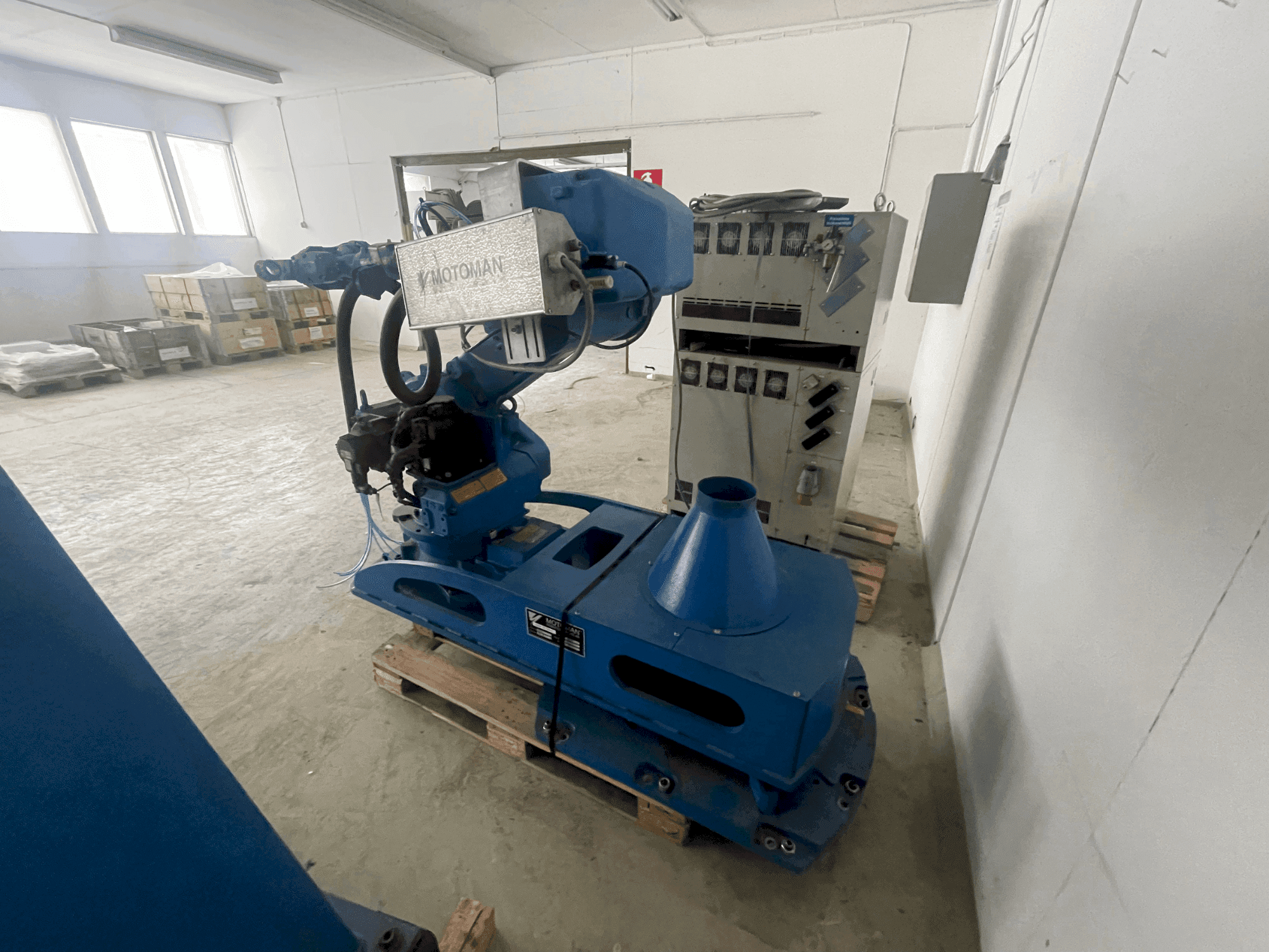 Frontansicht der MOTOMAN VST 600 SX  Maschine