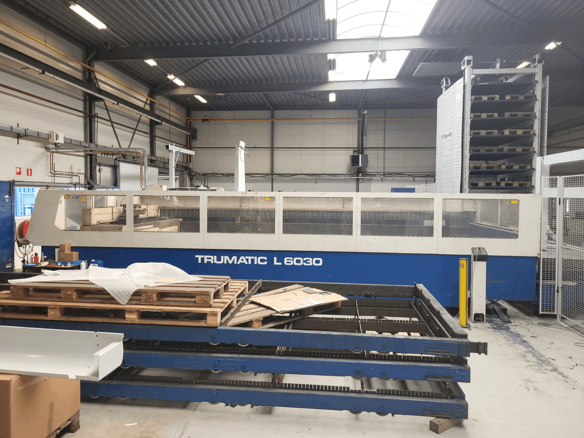 Frontansicht der TRUMPF Trumatic L6030  Maschine