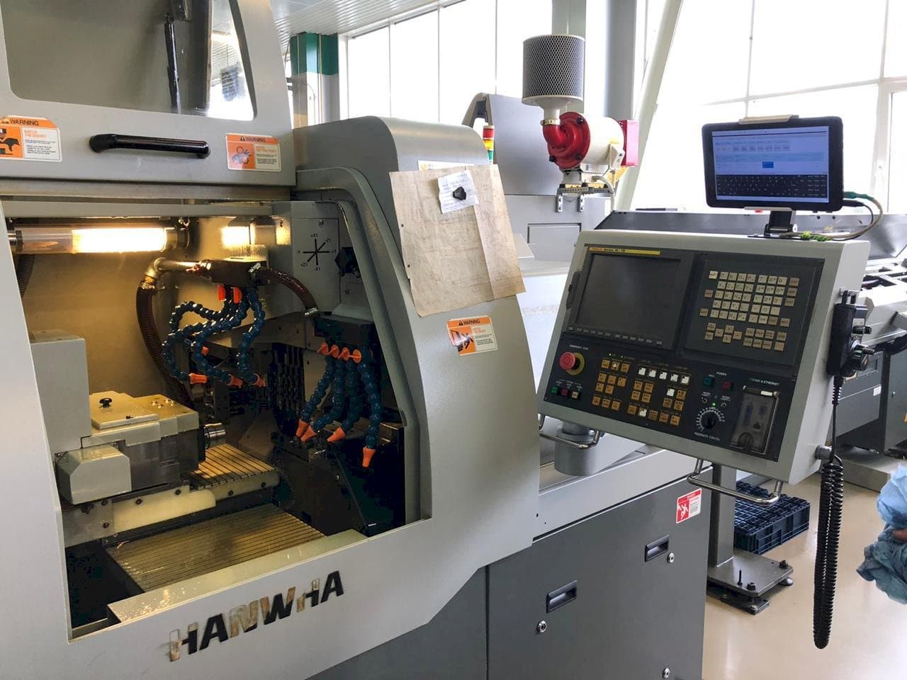 Frontansicht der Hanwha XD20H  Maschine