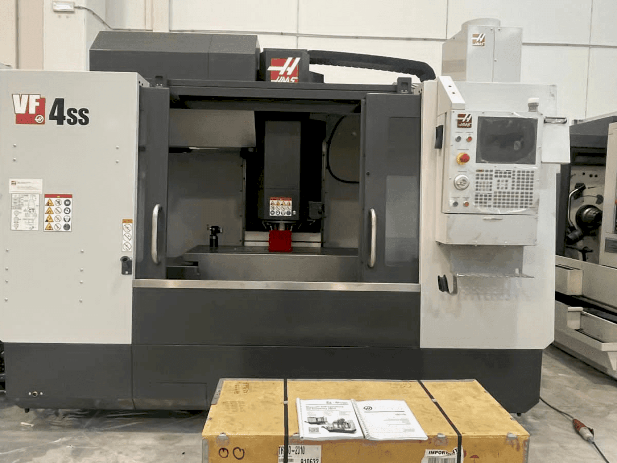 Frontansicht der HAAS VF4SS (2019)  Maschine