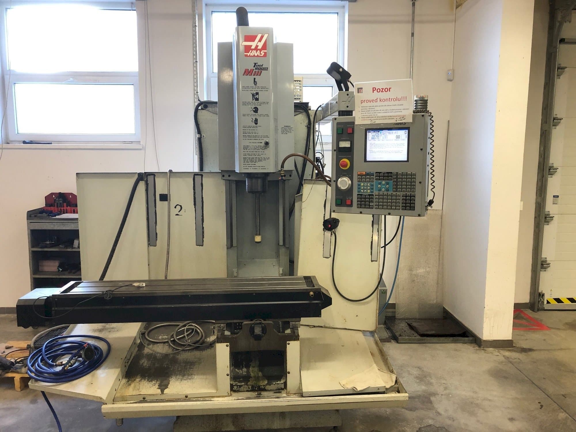 Frontansicht der HAAS TM-2HE  Maschine