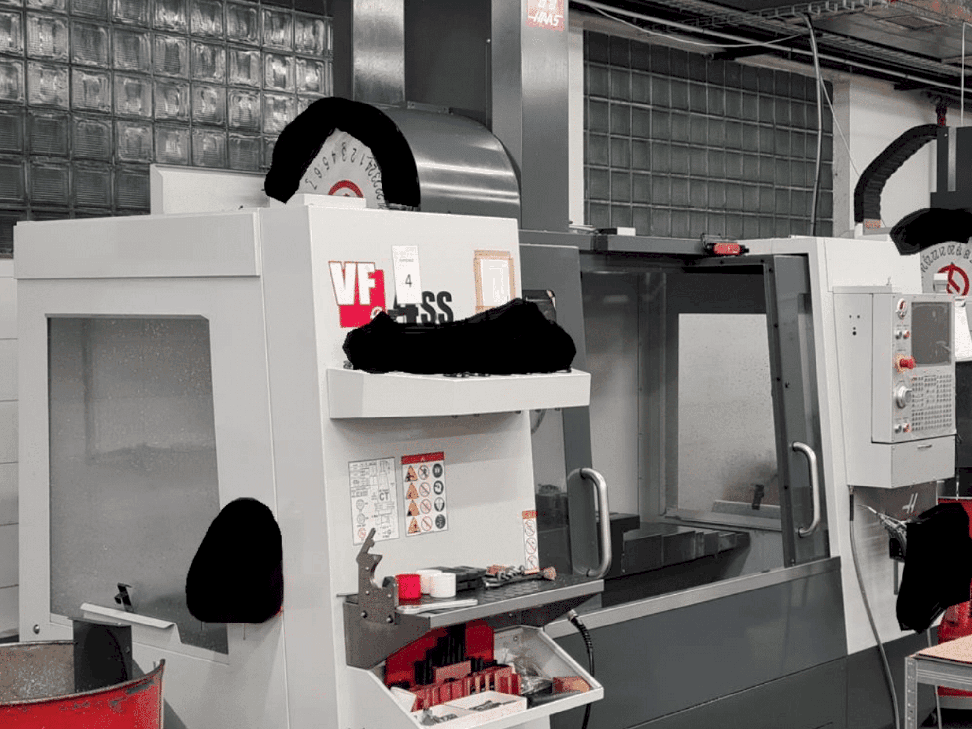 Frontansicht der HAAS VF-4SS  Maschine