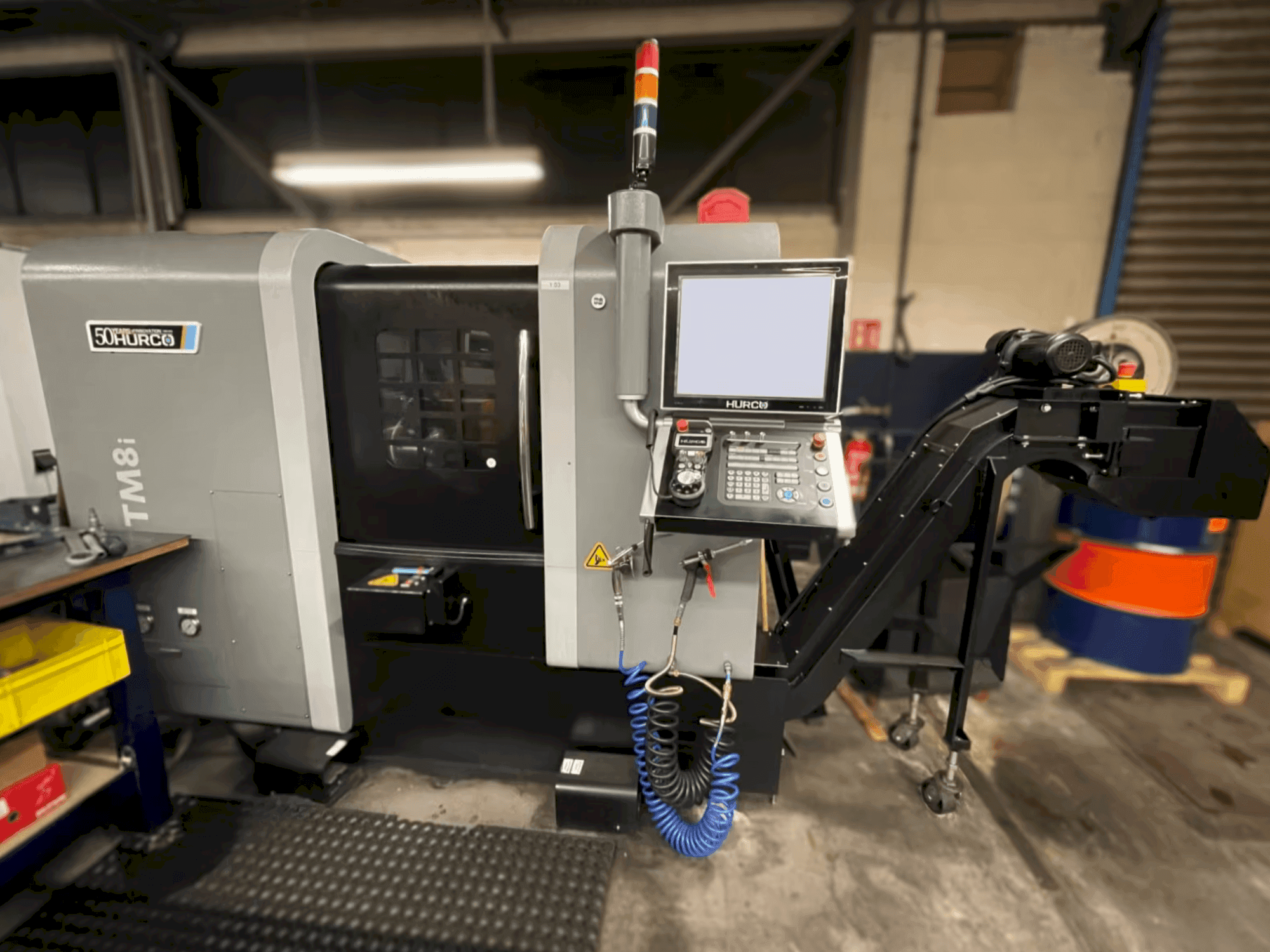 Frontansicht der Hurco TM8i  Maschine