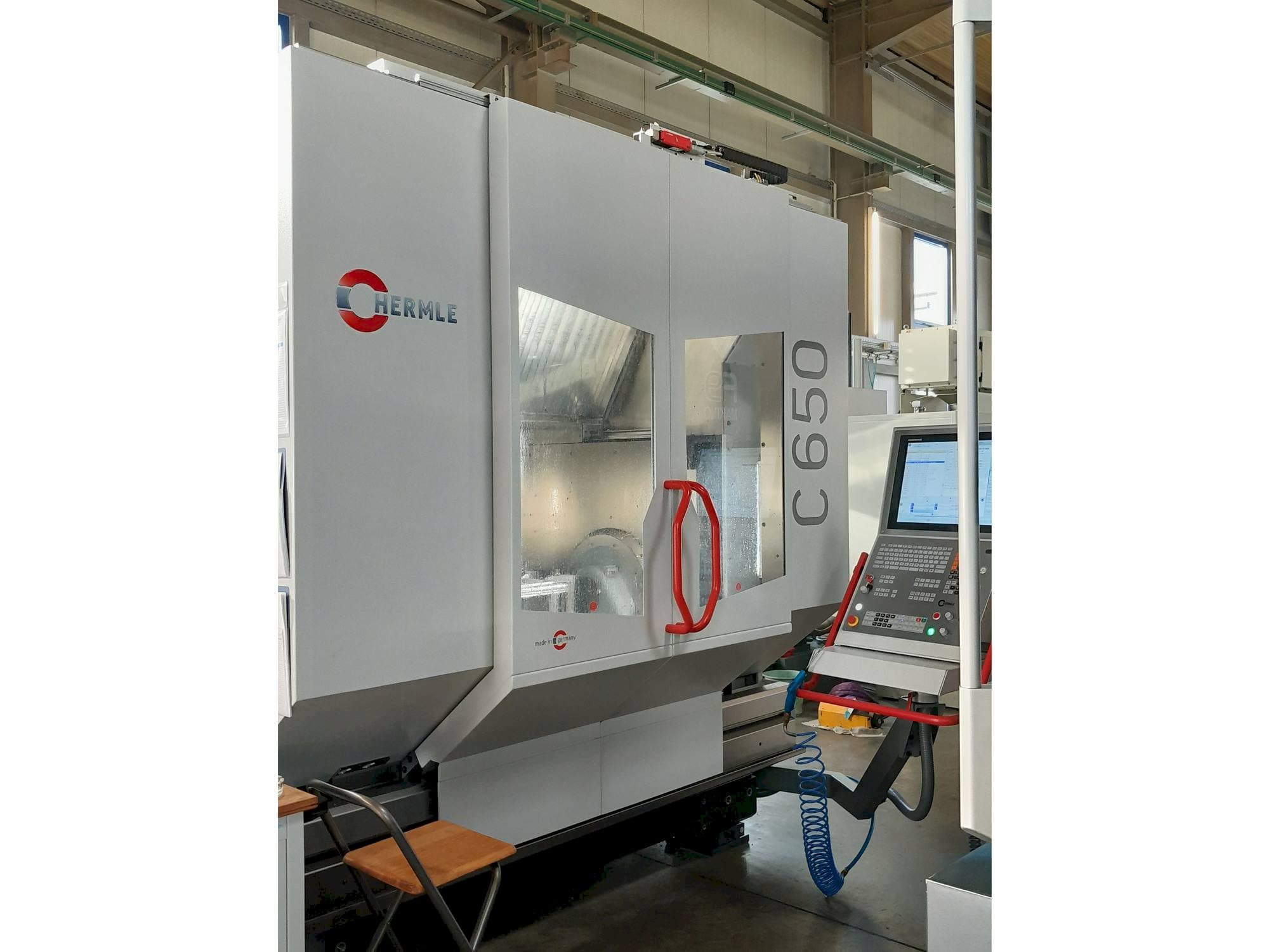 Frontansicht der HERMLE C650 U  Maschine