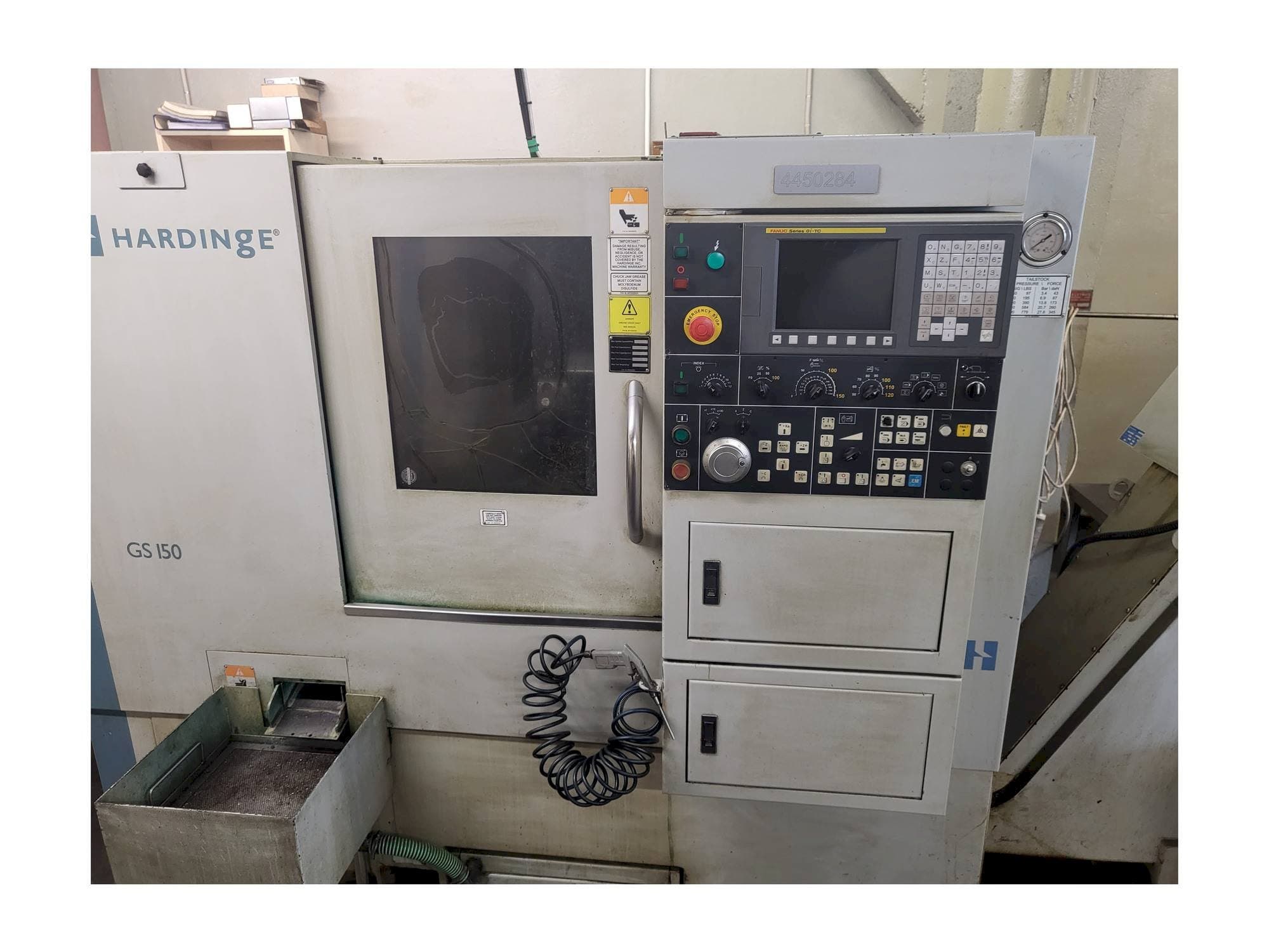 Frontansicht der HARDINGE GS-150  Maschine