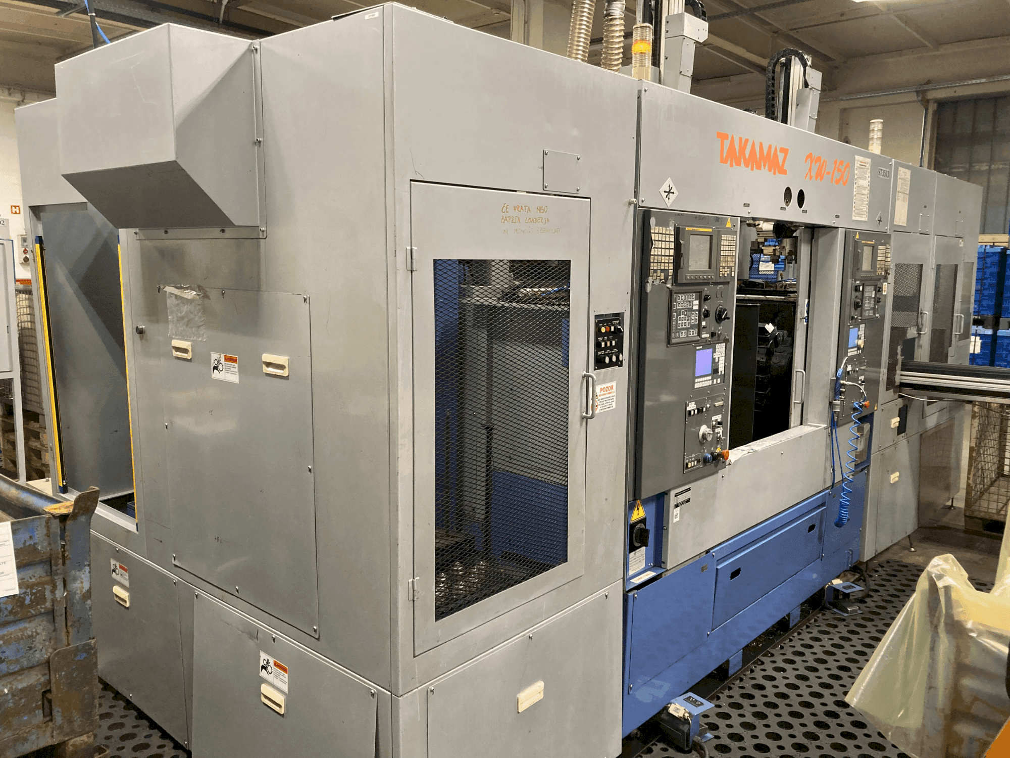 Frontansicht der Takamaz XW-150  Maschine