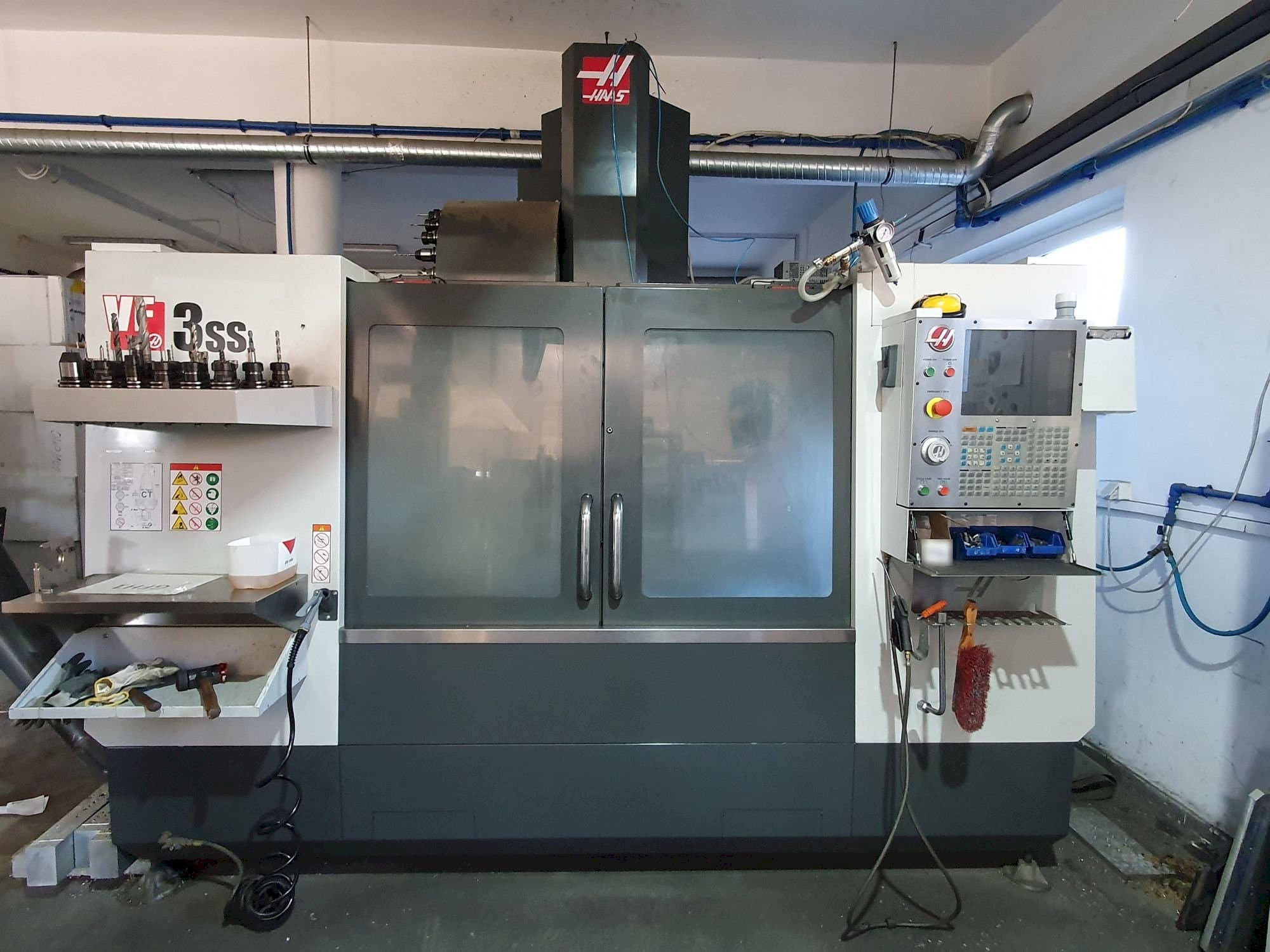 Frontansicht der HAAS VF-3SS  Maschine
