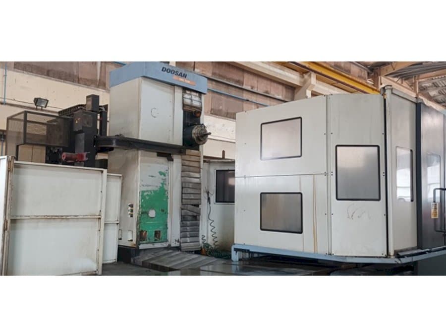 Frontansicht der Doosan DBC 130P  Maschine