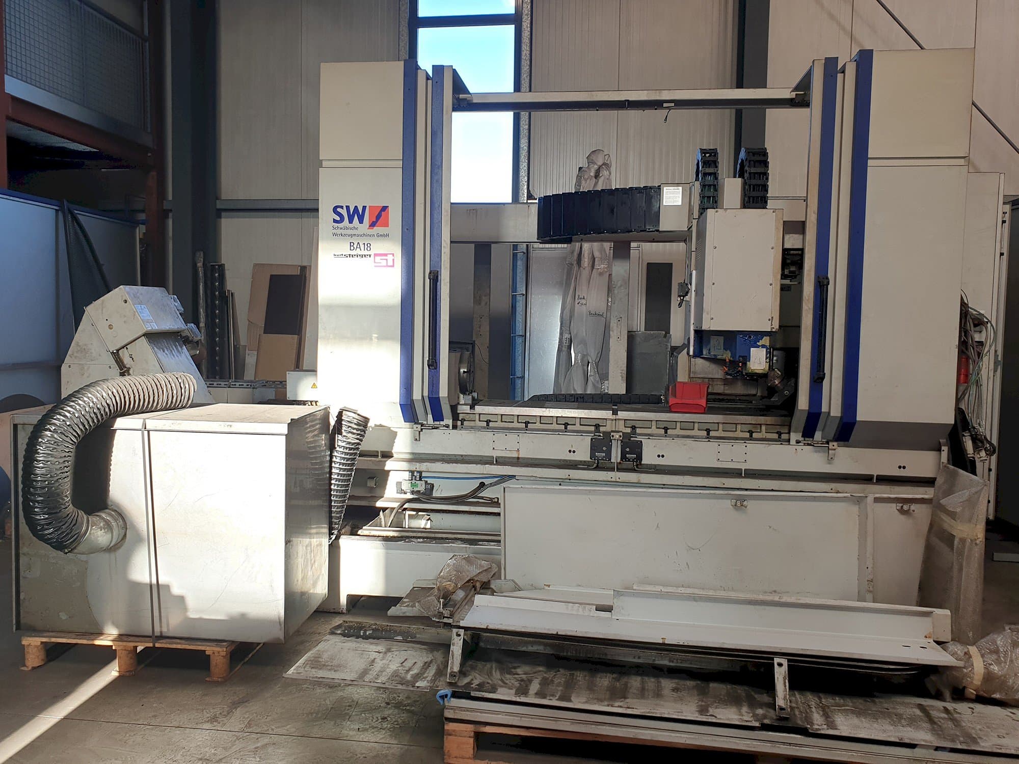 Frontansicht der Schwäbische Werkzeugmaschinen BA 18 Maschine
