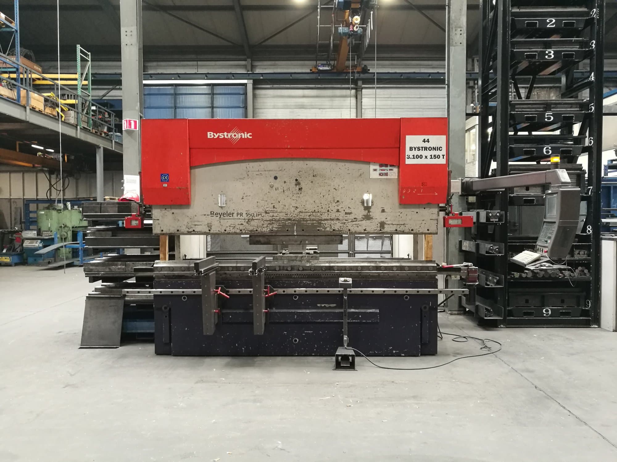 Frontansicht der Bystronic PR 1500 X 3100 Maschine
