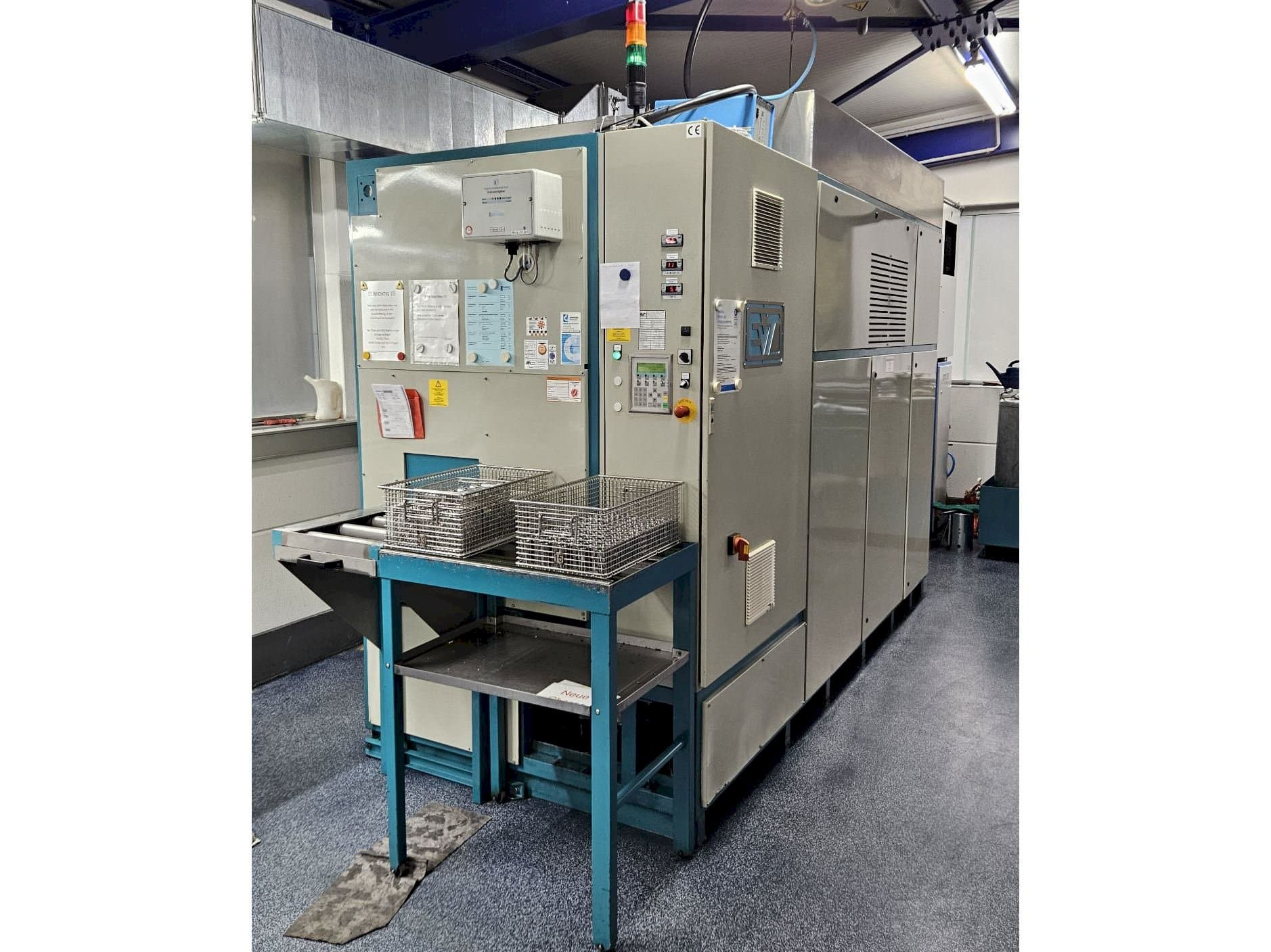 Frontansicht der EVT TD 3001/530 PER Maschine