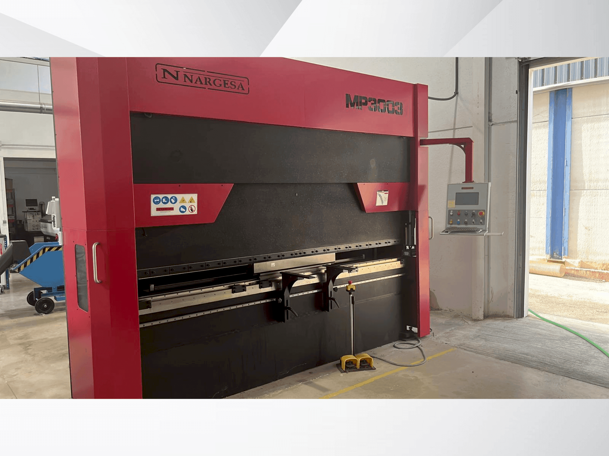 Frontansicht der NARGESA 3003  Maschine