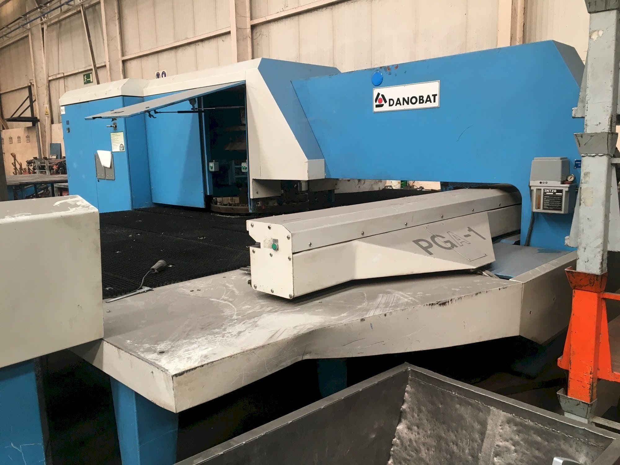 Frontansicht der DANOBAT PGA-1  Maschine