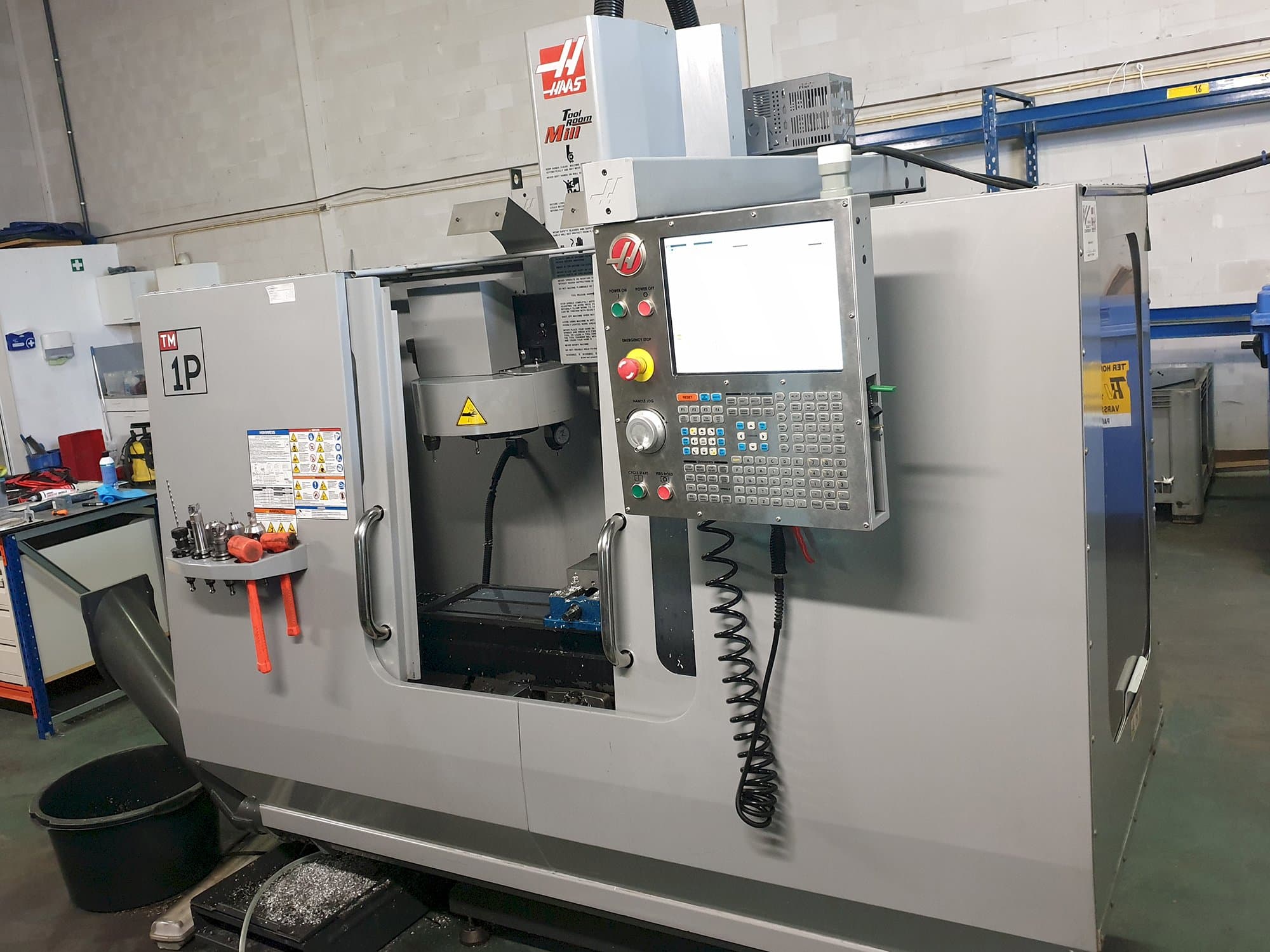 Frontansicht der HAAS TM-1P Maschine