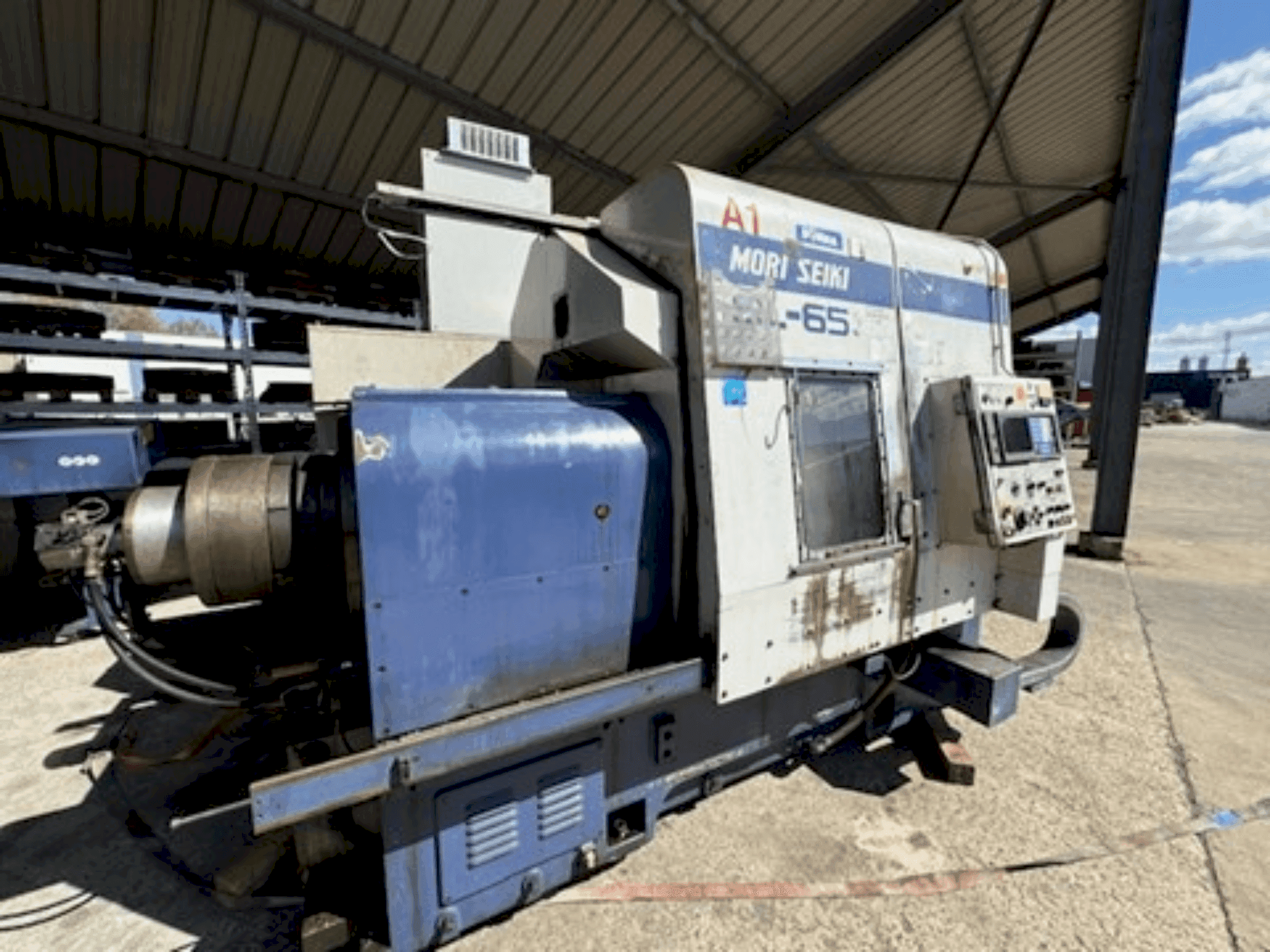 Frontansicht der MORI SEIKI SL-65C  Maschine