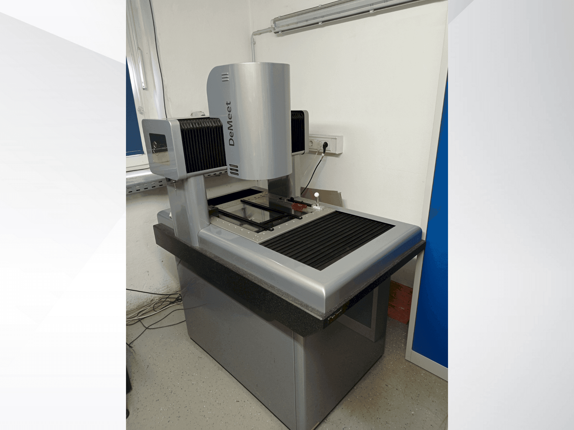 Frontansicht der SCHUT DeMeet 404  Maschine