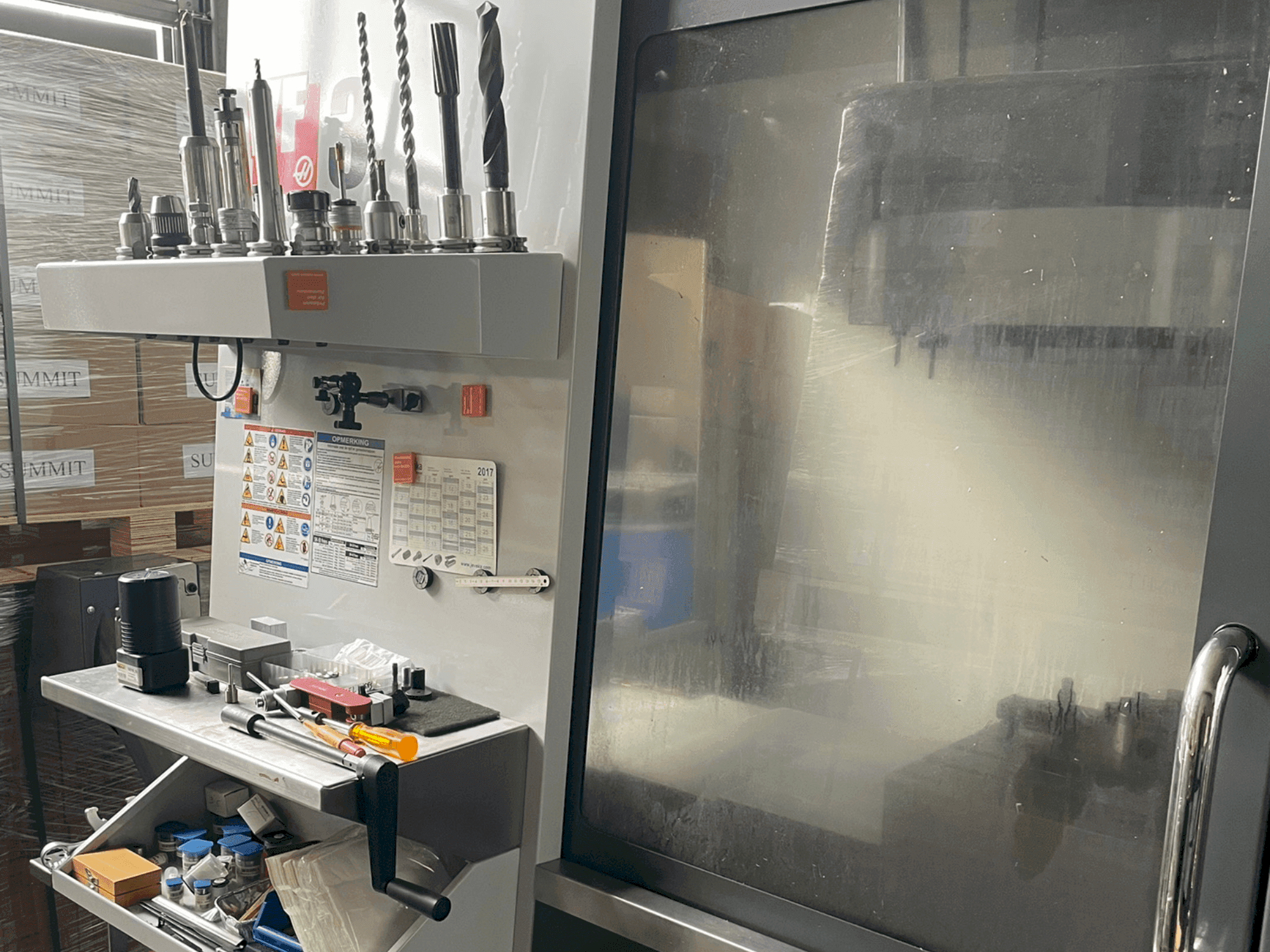 Frontansicht der HAAS VF-3  Maschine