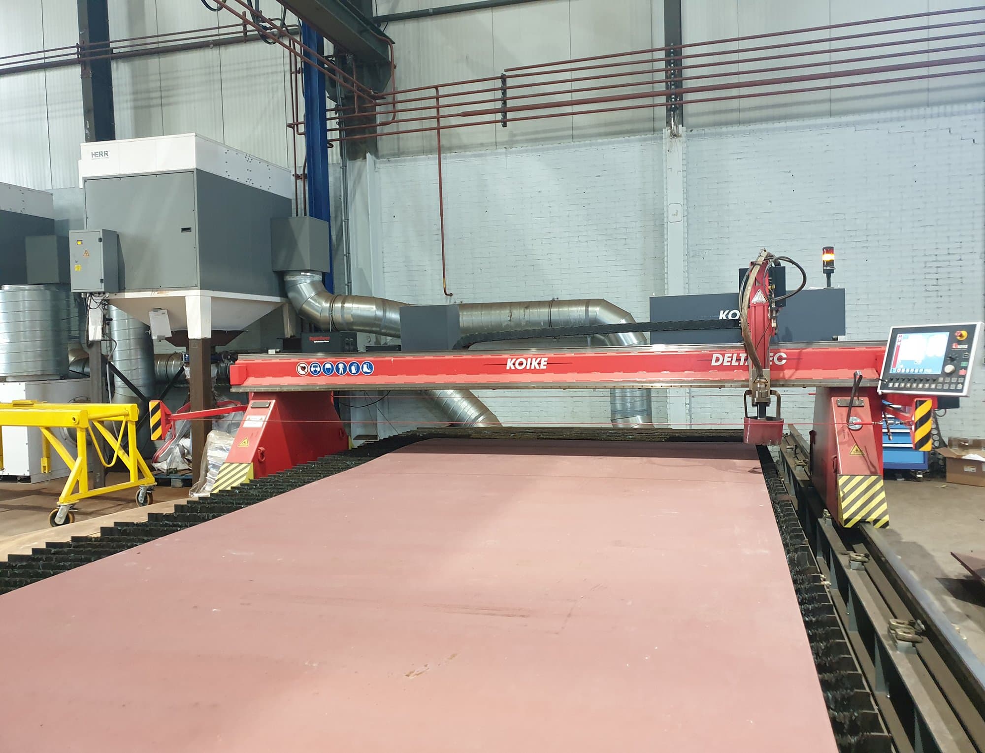 Frontansicht der KOIKE DELTATEC 4000 Maschine