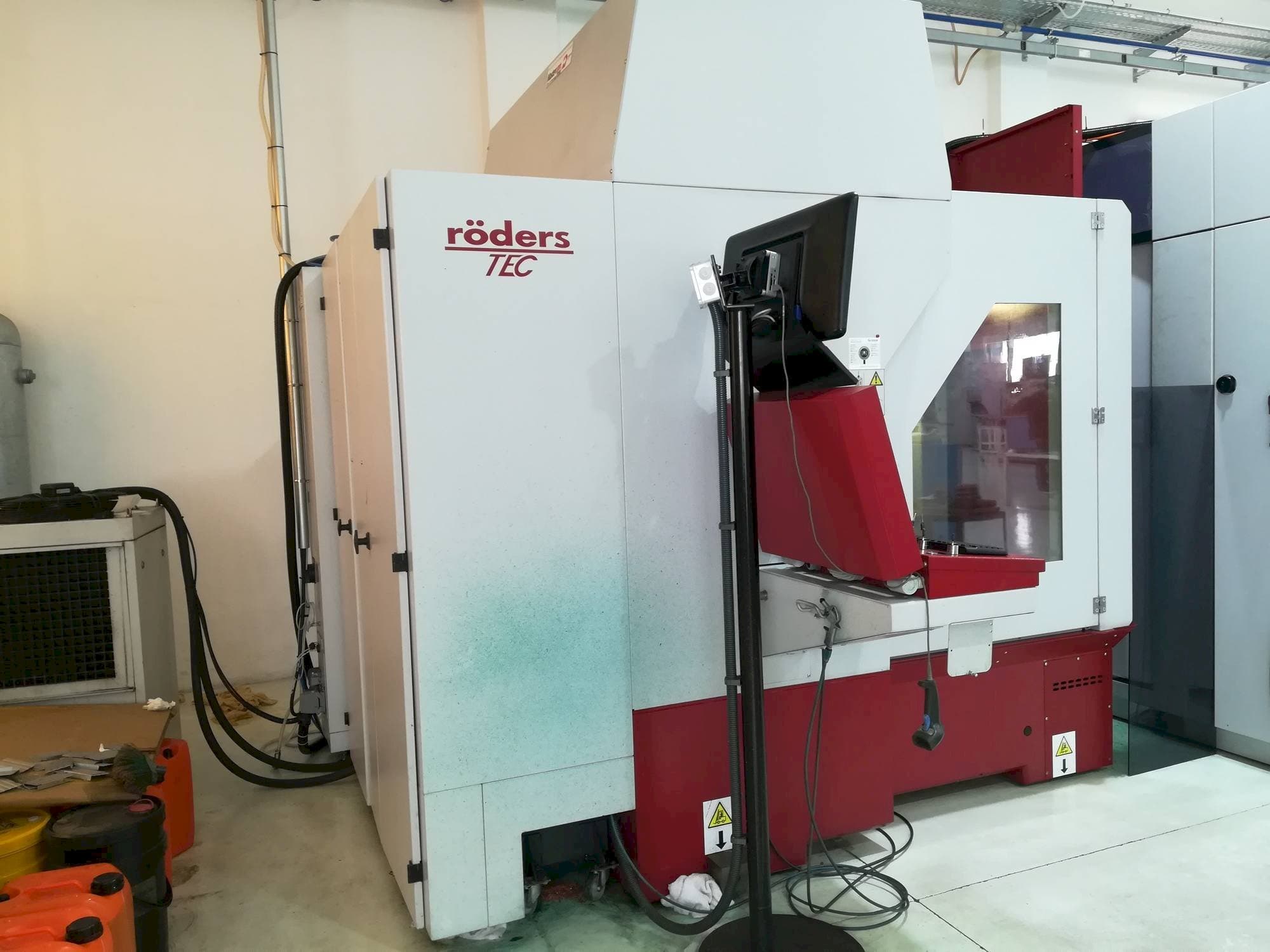 Frontansicht der Röders RXP 801  Maschine