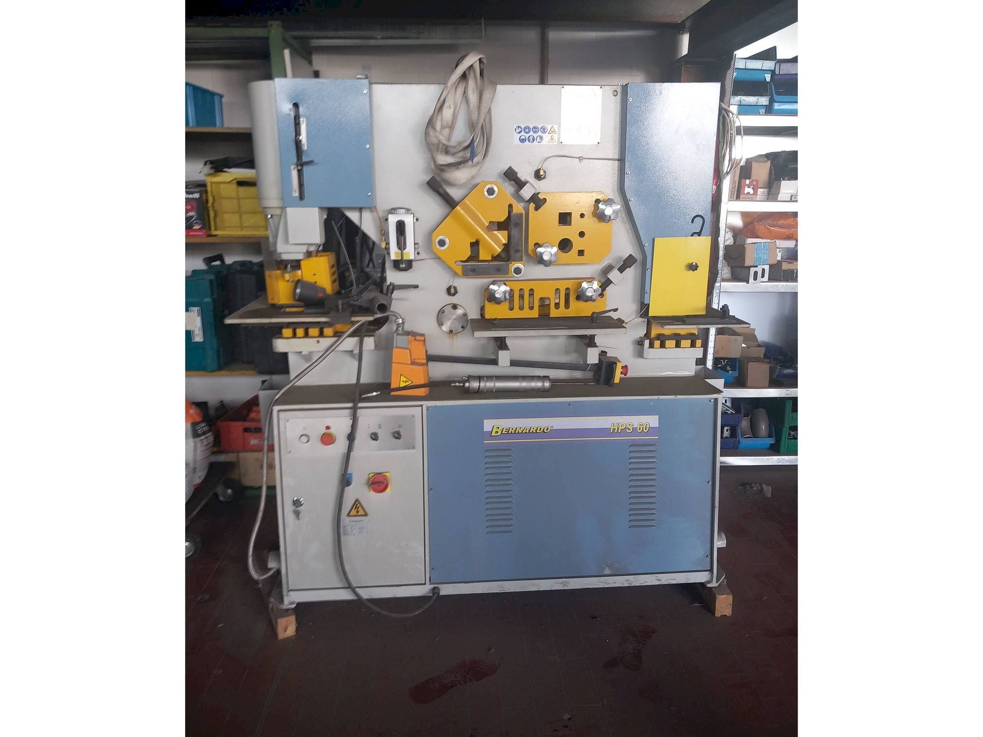 Frontansicht der Bernardo HPS 60  Maschine