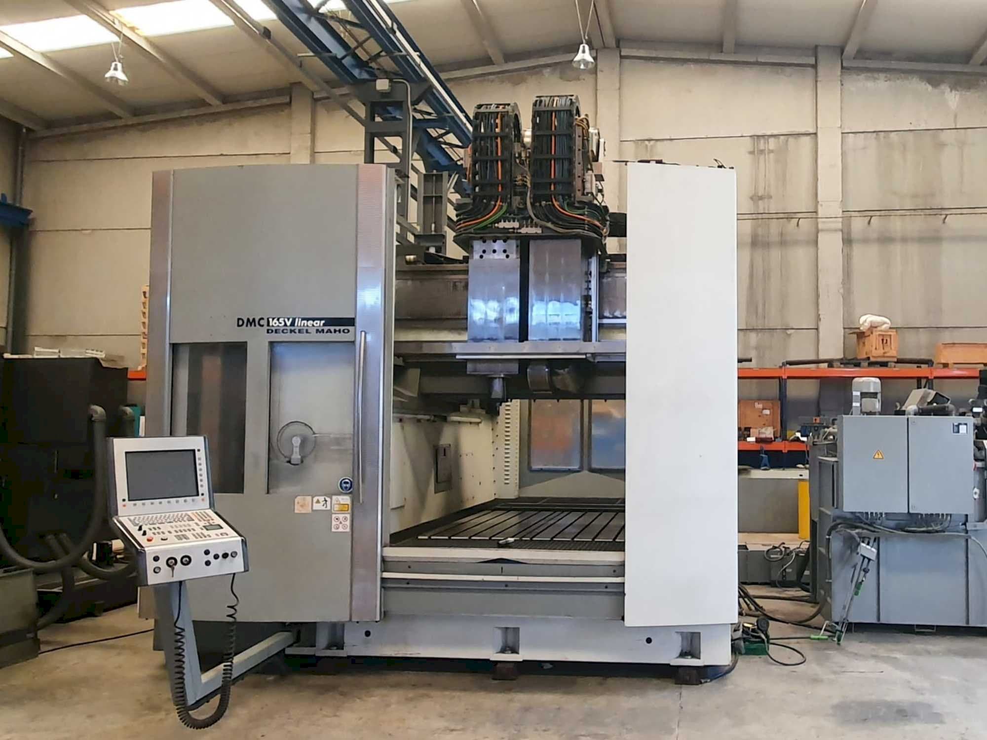 Frontansicht der DECKEL MAHO DMC 165V Linear  Maschine
