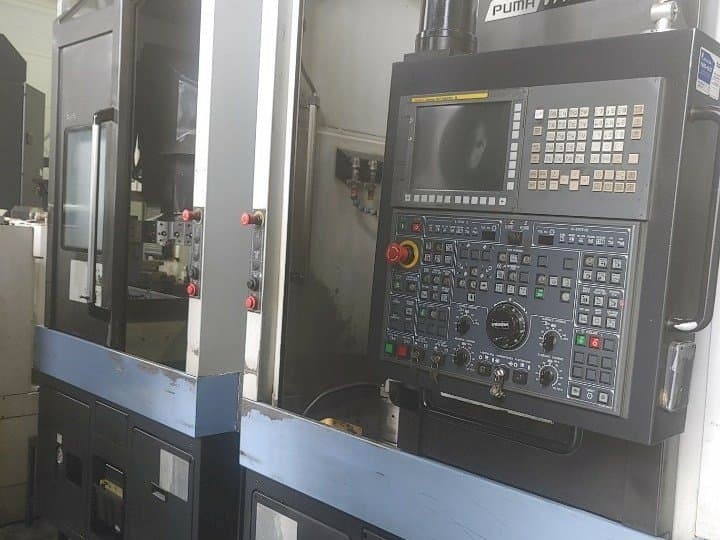 Frontansicht der Doosan VT450 2SP  Maschine