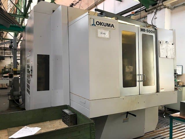 Frontansicht der Okuma MB-500H Maschine