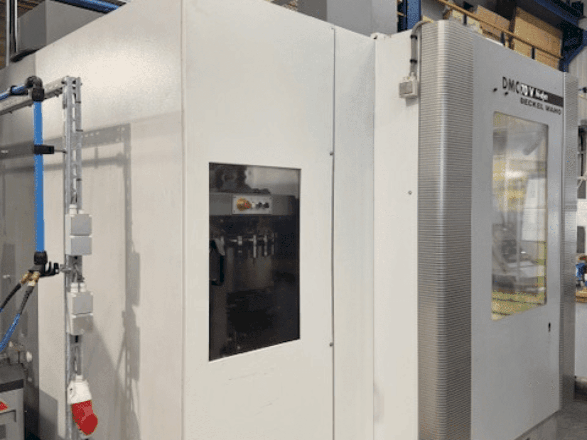 Frontansicht der DECKEL MAHO DMC 70V Hi-Dyn  Maschine