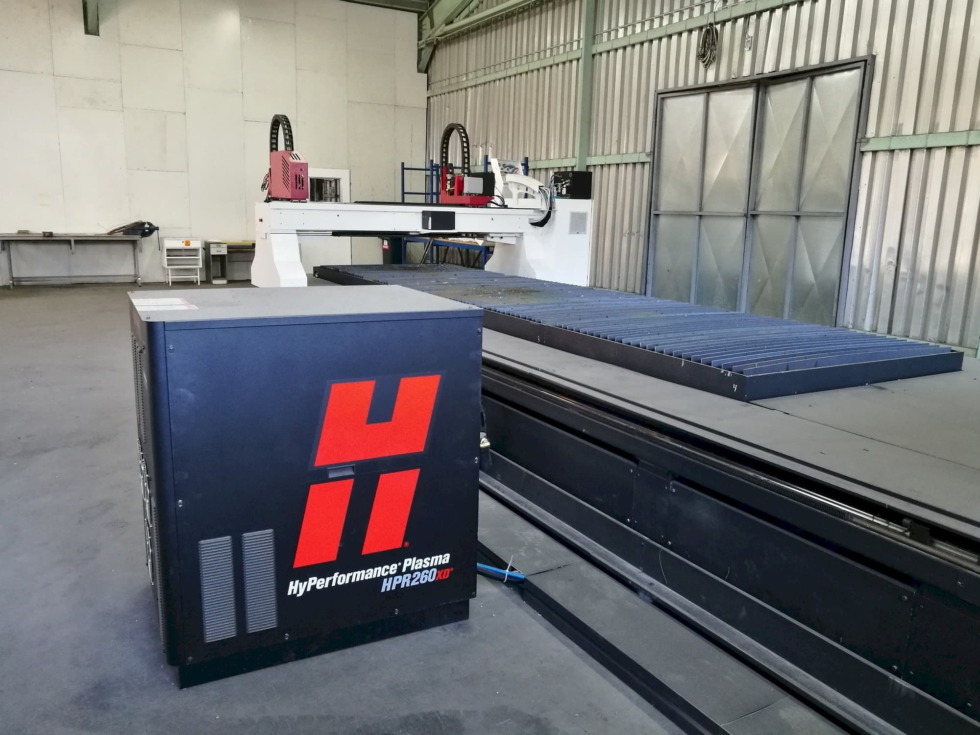 Frontansicht der Baykal BPL-H 1506  Maschine