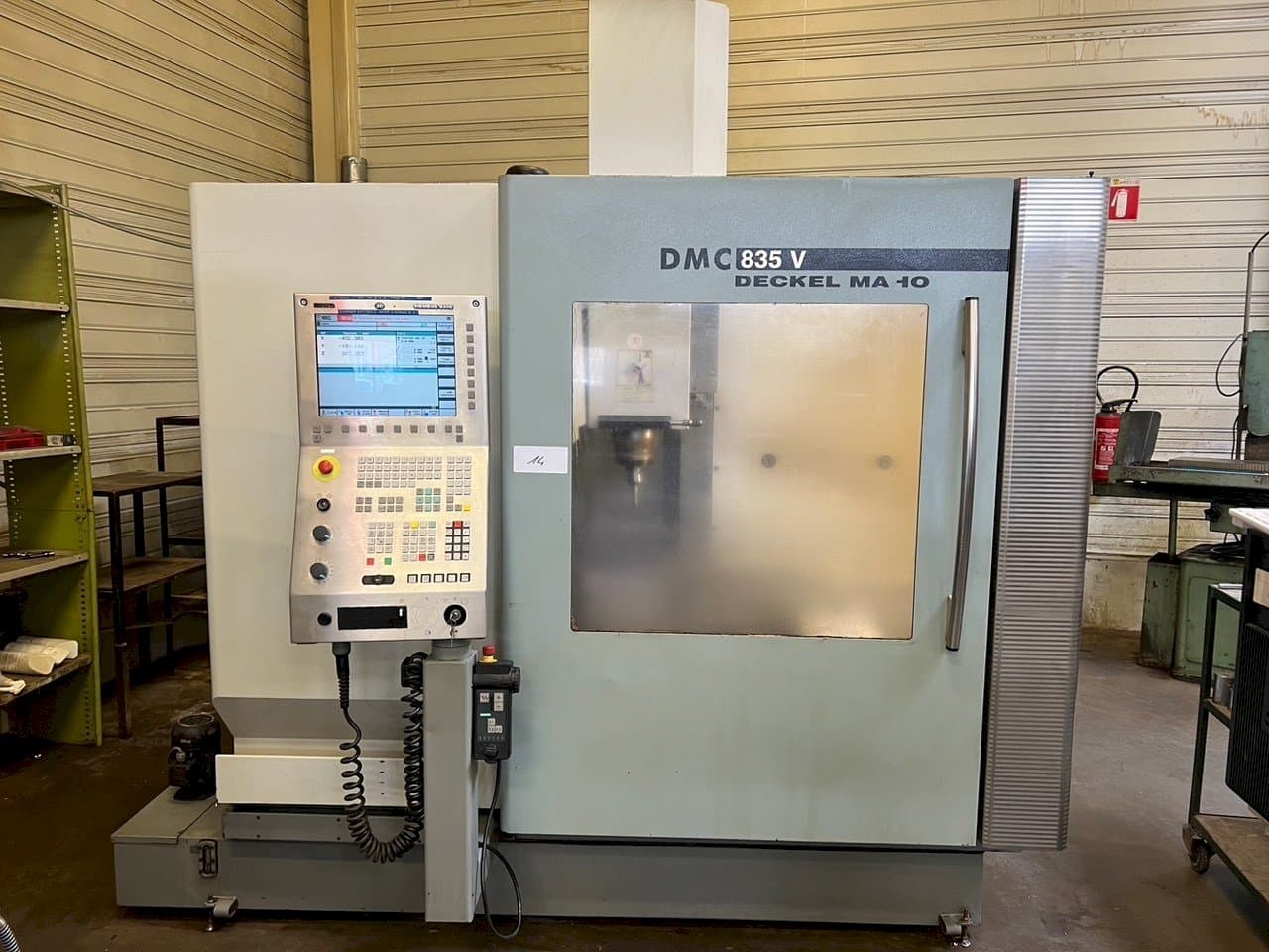 Frontansicht der DMG DMC 835  Maschine