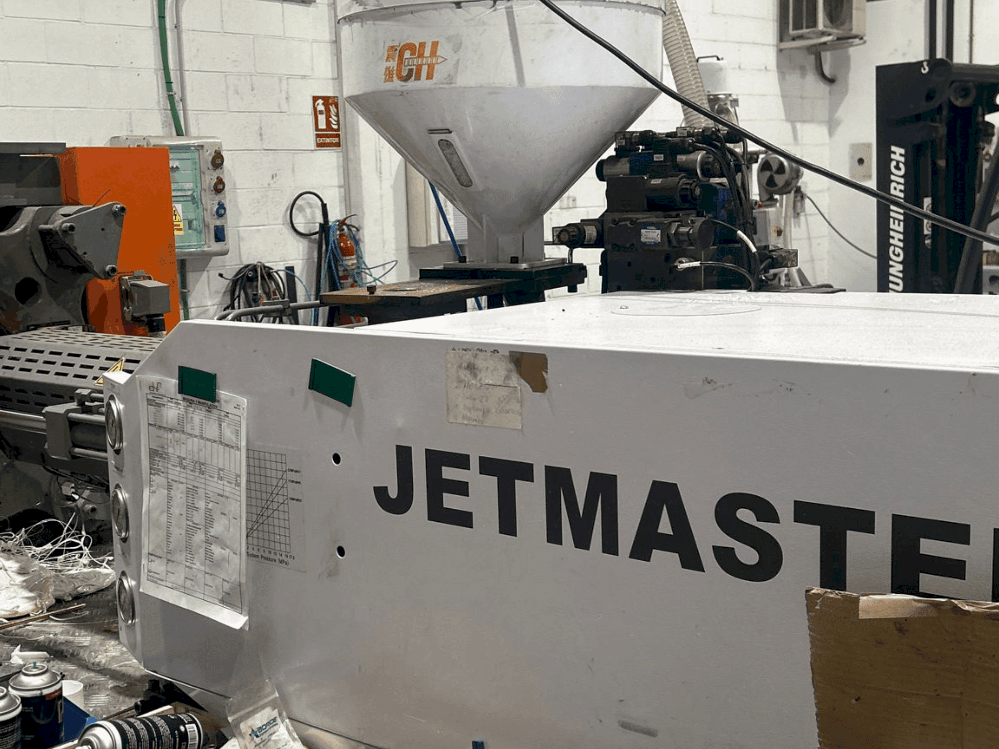 Frontansicht der CHEN HSONG JM160-MK6e  Maschine