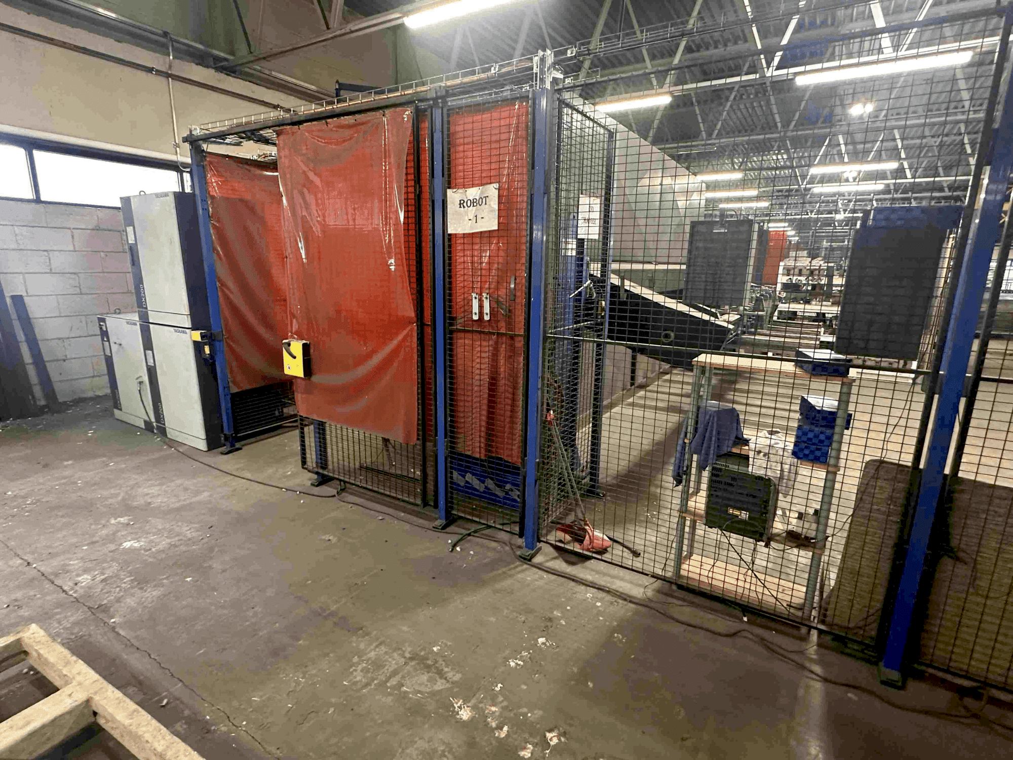 Frontansicht der Yaskawa RM2-2000 S6D  Maschine