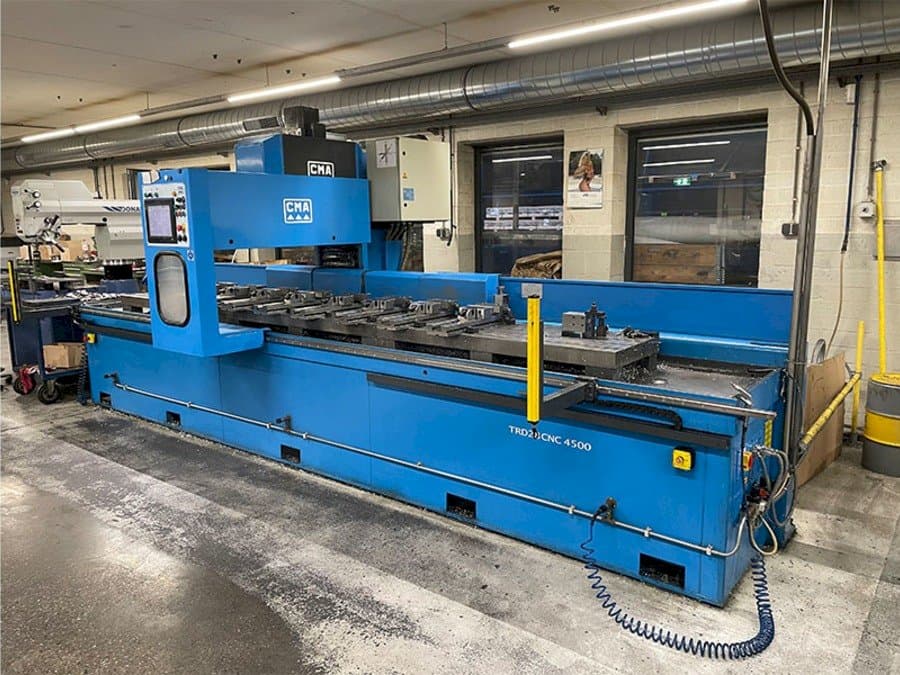 Frontansicht der CMA TRD28CNC 4500  Maschine