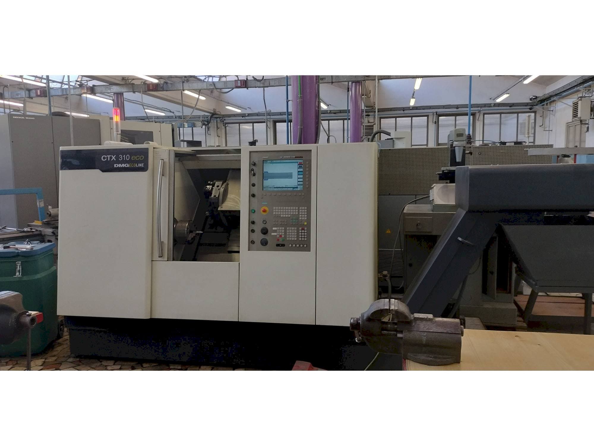 Frontansicht der DMG CTX 310 ecoline  Maschine