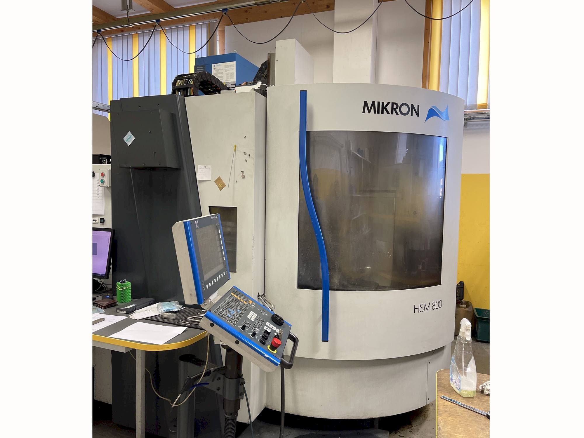 Frontansicht der MIKRON HSM800  Maschine