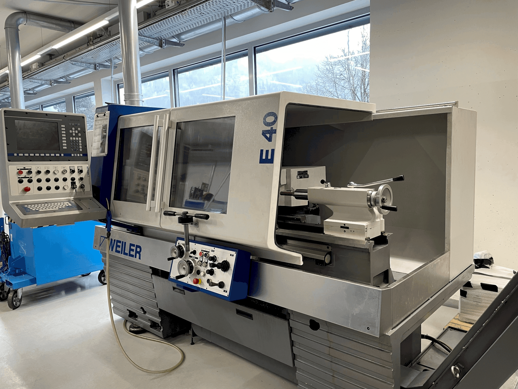 Frontansicht der Weiler E 40 x 1000  Maschine