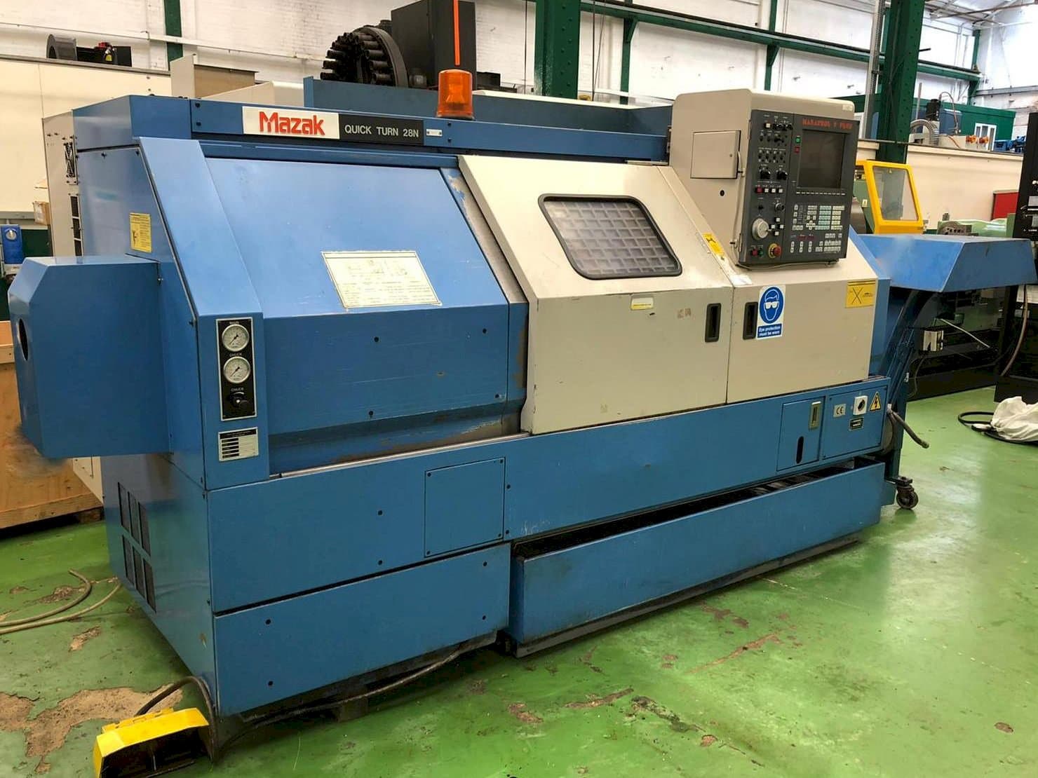 Frontansicht der Mazak QUICK TURN 28N  Maschine