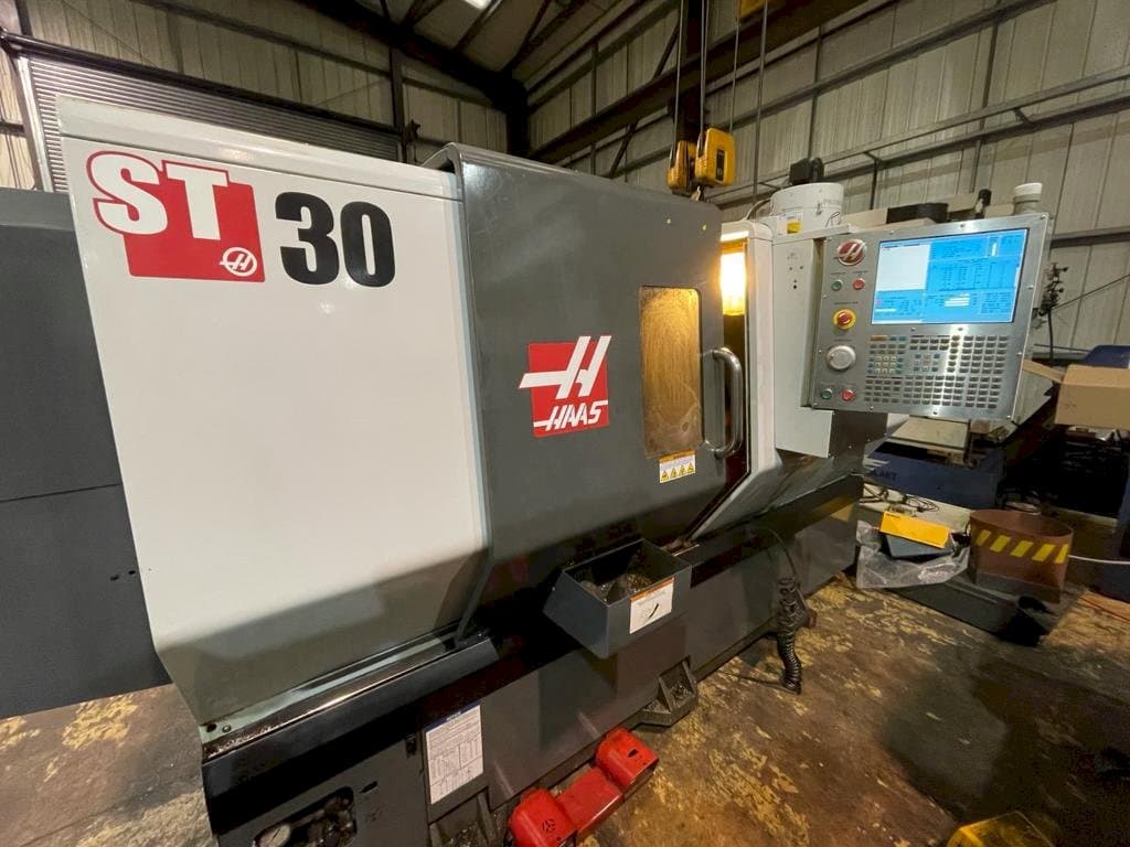 Frontansicht der HAAS ST-30  Maschine