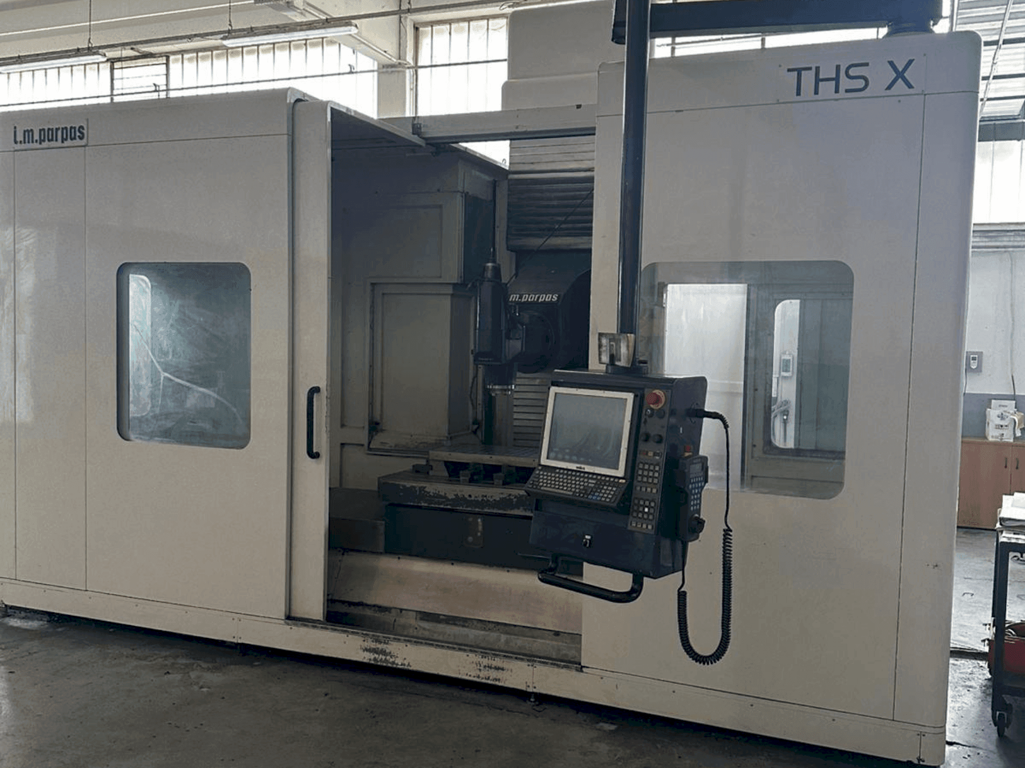 Frontansicht der Parpas THS125/2000TG  Maschine