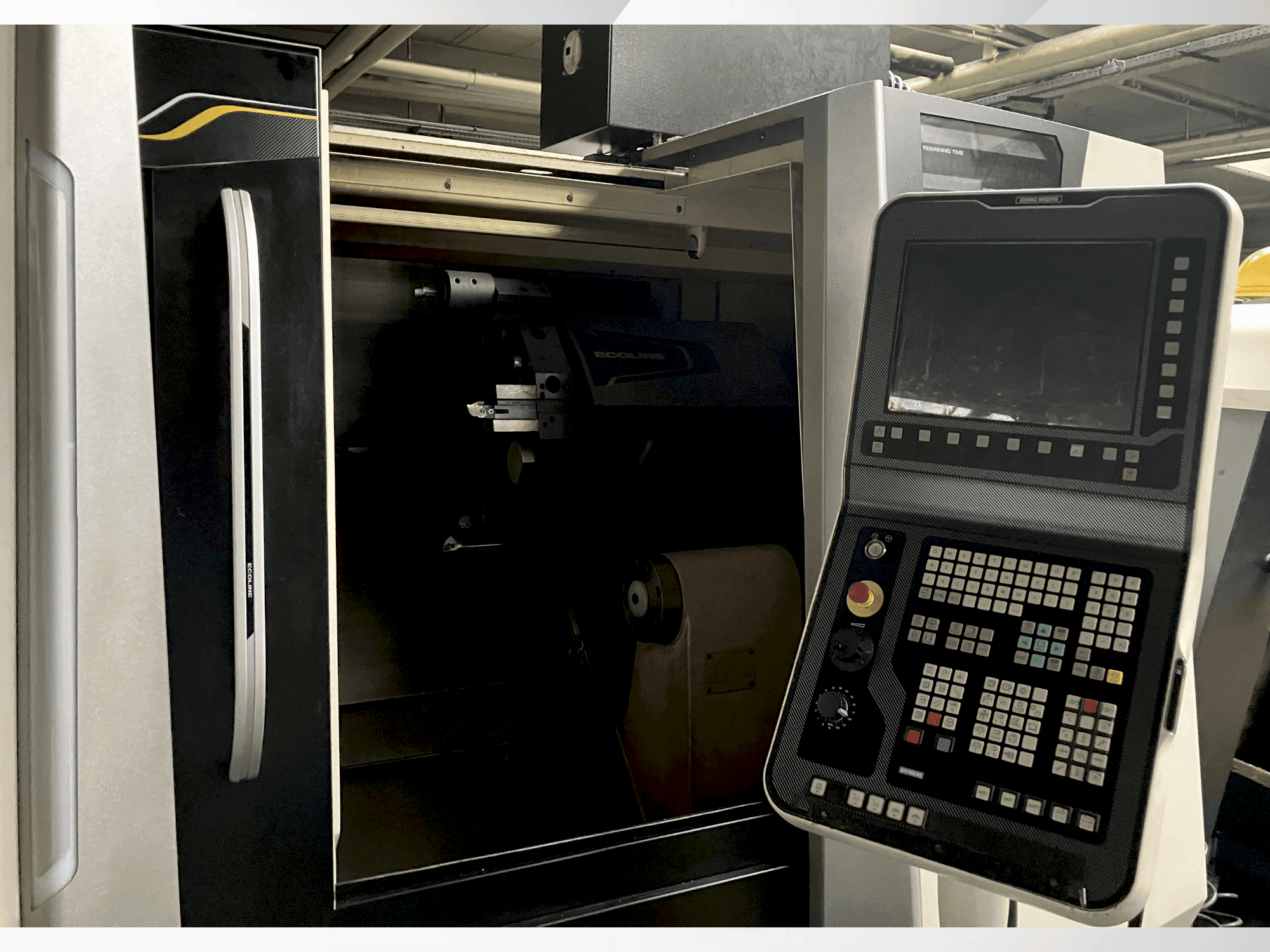 Frontansicht der DMG MORI ecoTurn 450 V1  Maschine