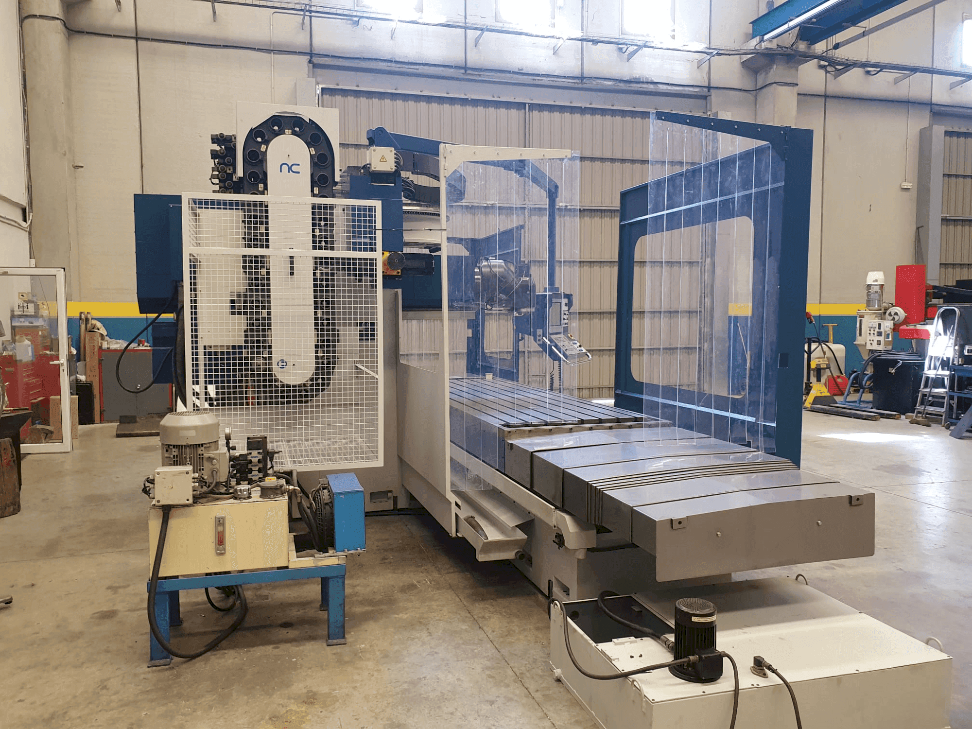 Frontansicht der Nicolas Correa A30/30  Maschine