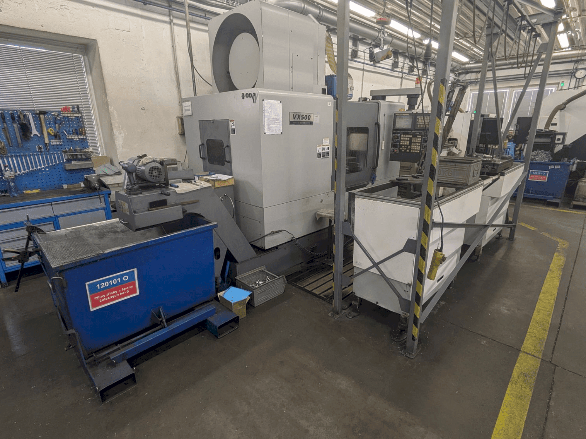 Frontansicht der HYUNDAI KIA VX500  Maschine