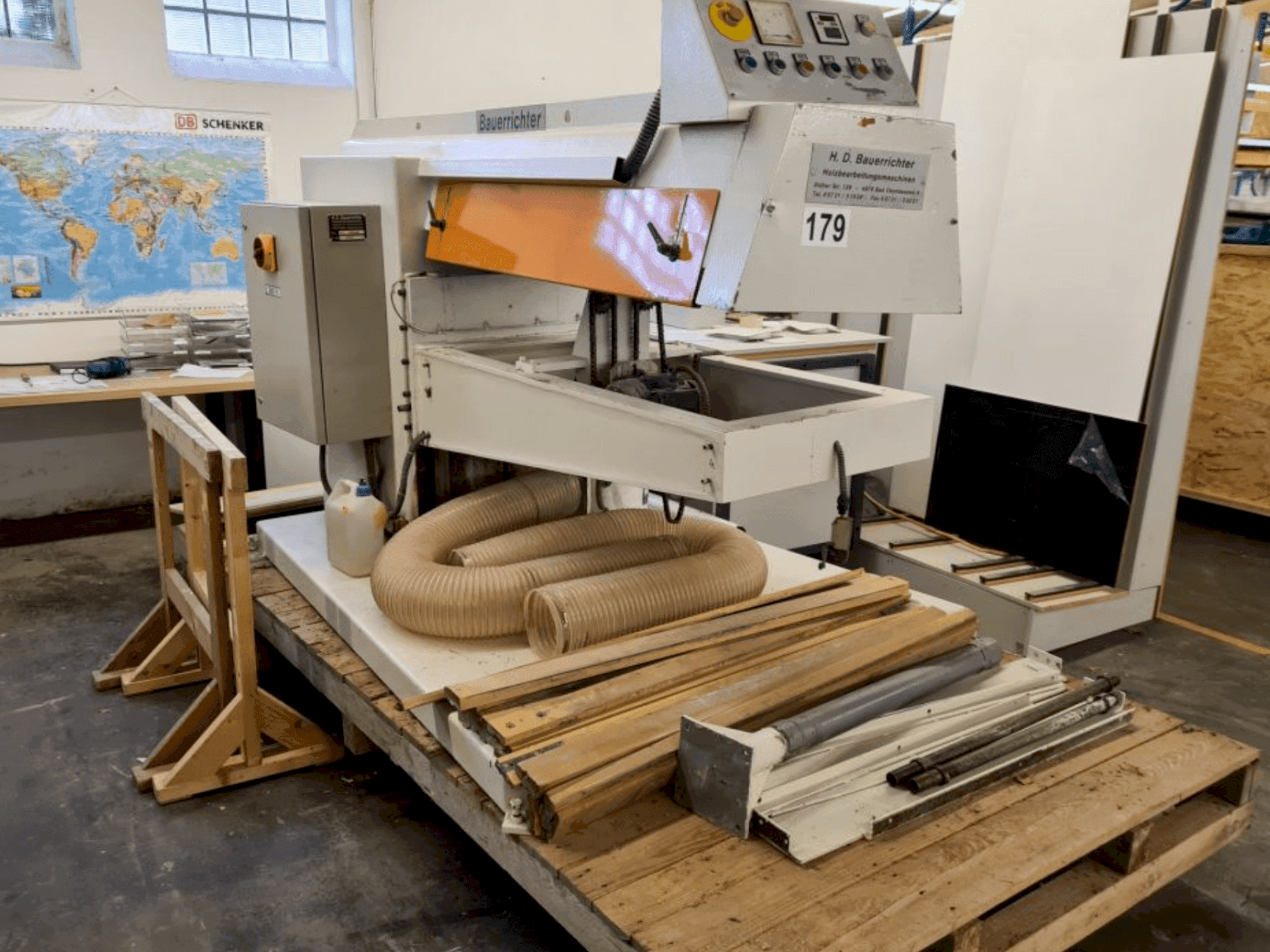 Frontansicht der BAUERRICHTER SL1 1350X3500  Maschine