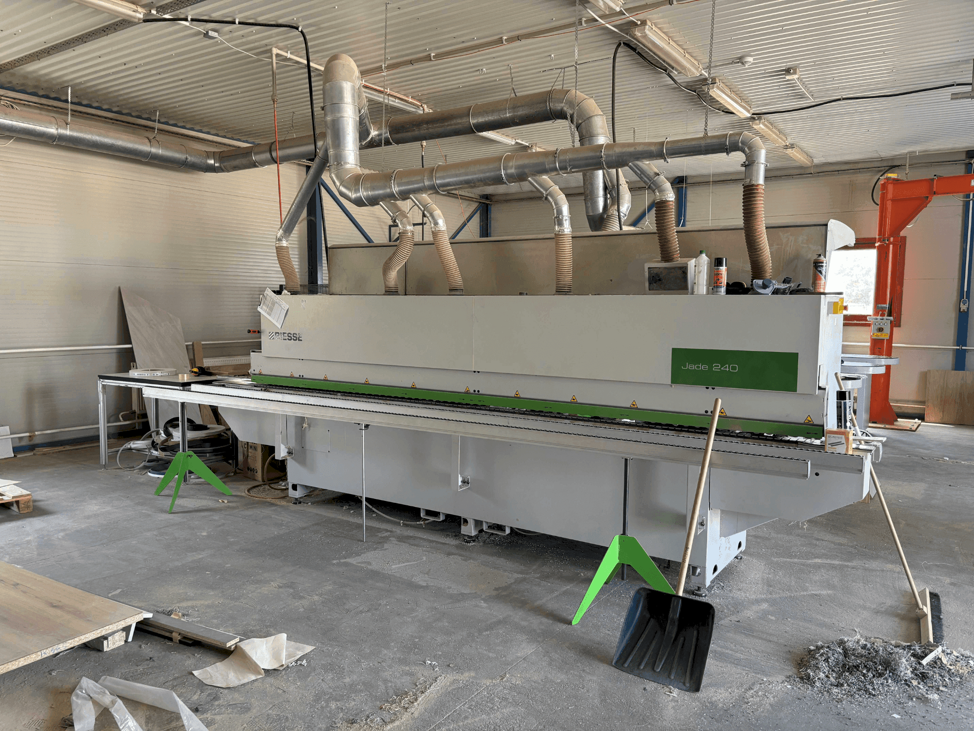 Frontansicht der BIESSE Jade 240  Maschine