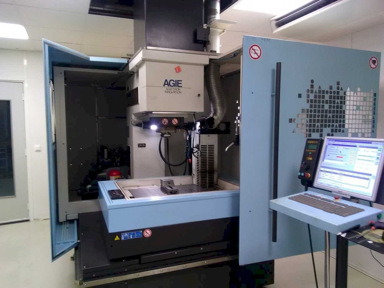 Frontansicht der AGIE AGIETRON INNOVATION 2 Maschine